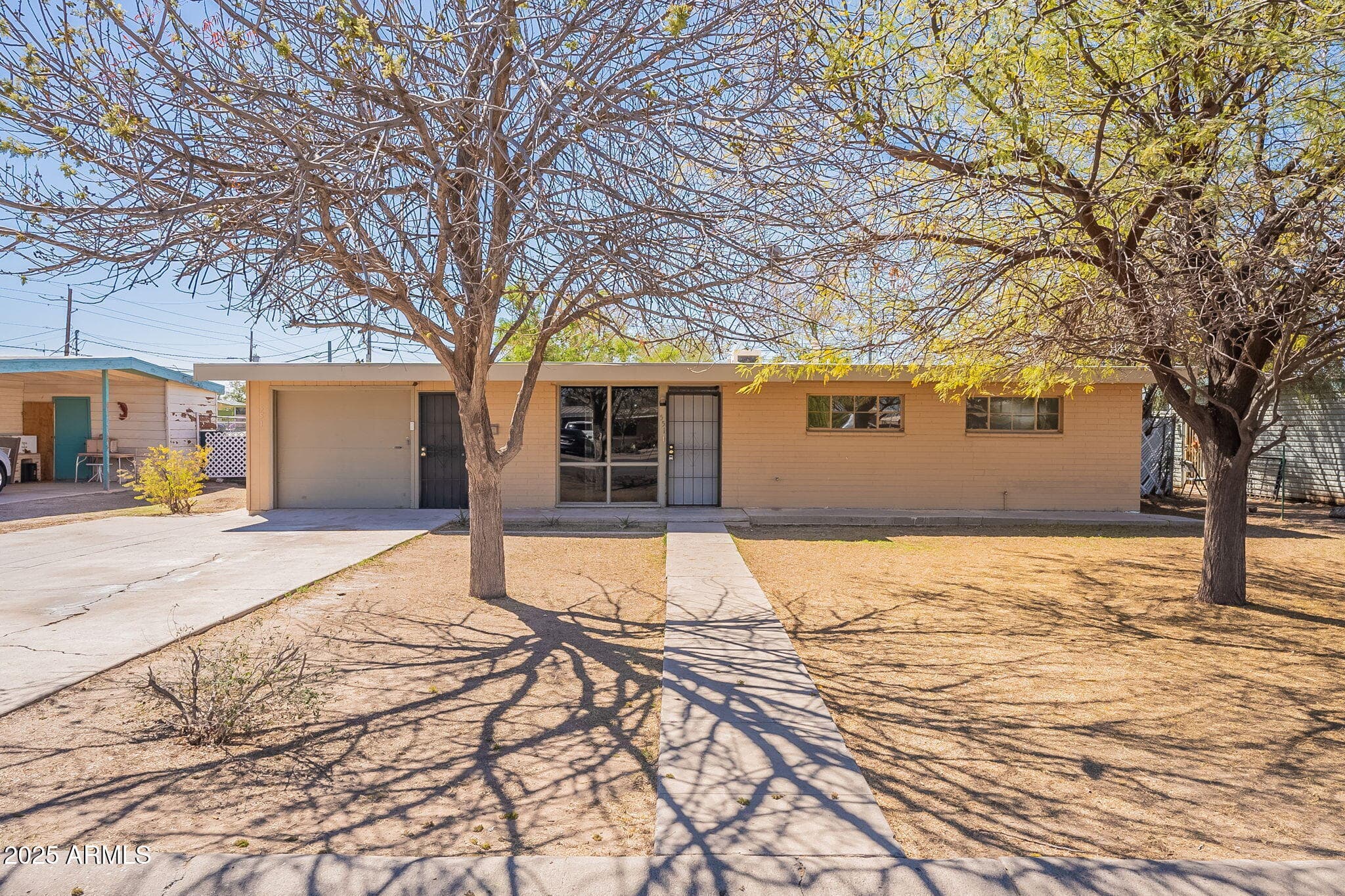 551 W Harding Ave — photo 1