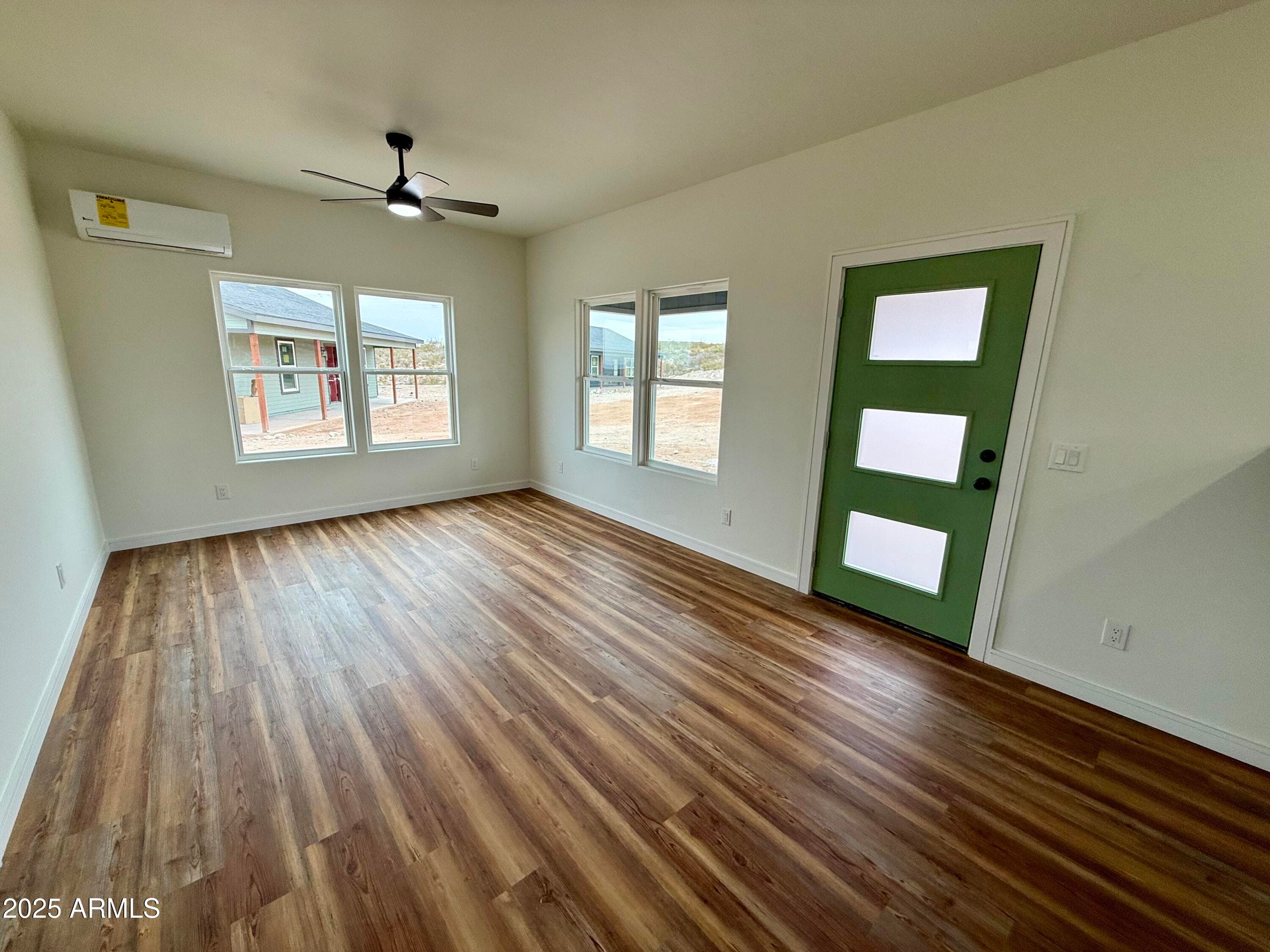 1383 N Saddleback Circle — photo 1