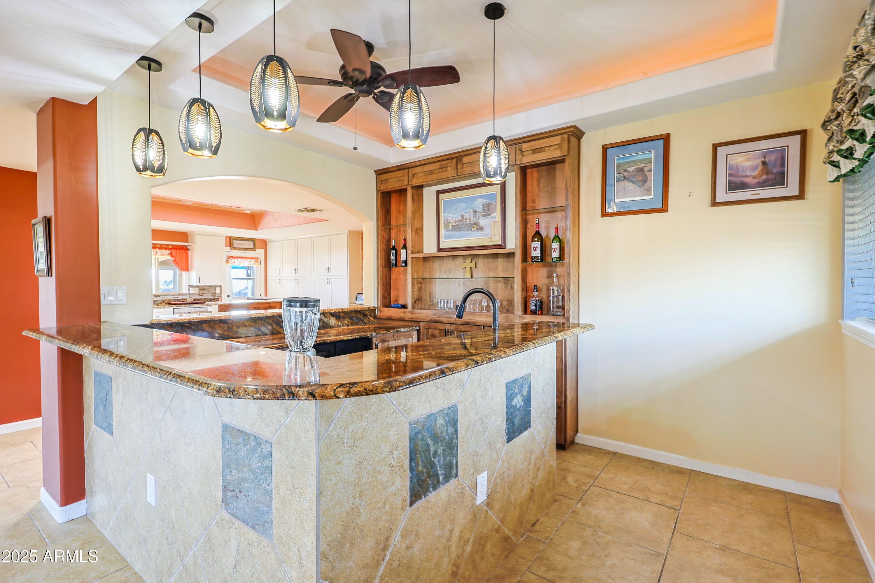 5449 S San Pedro Ave — photo 1