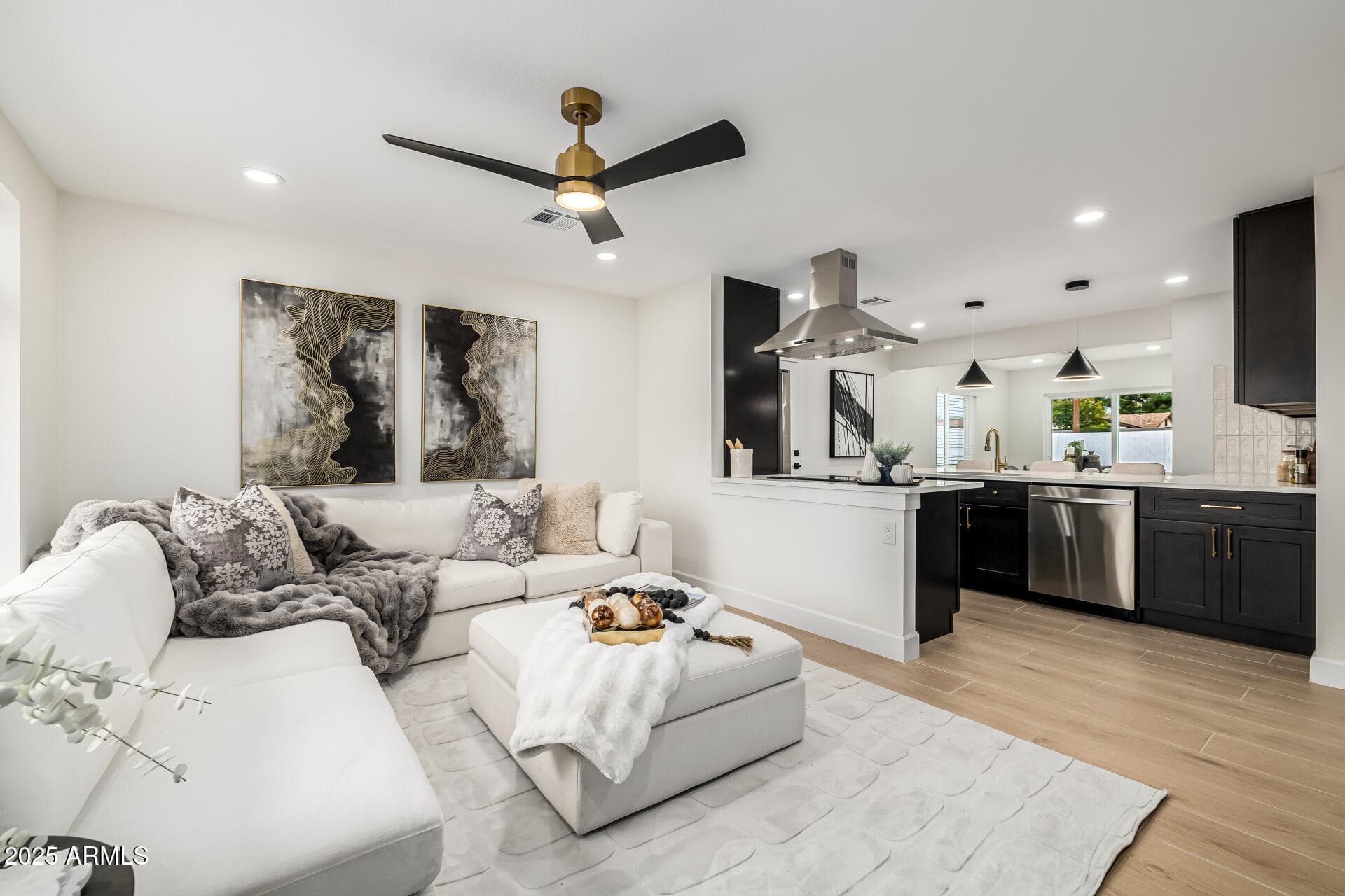 5207 E Windsor Ave — photo 1