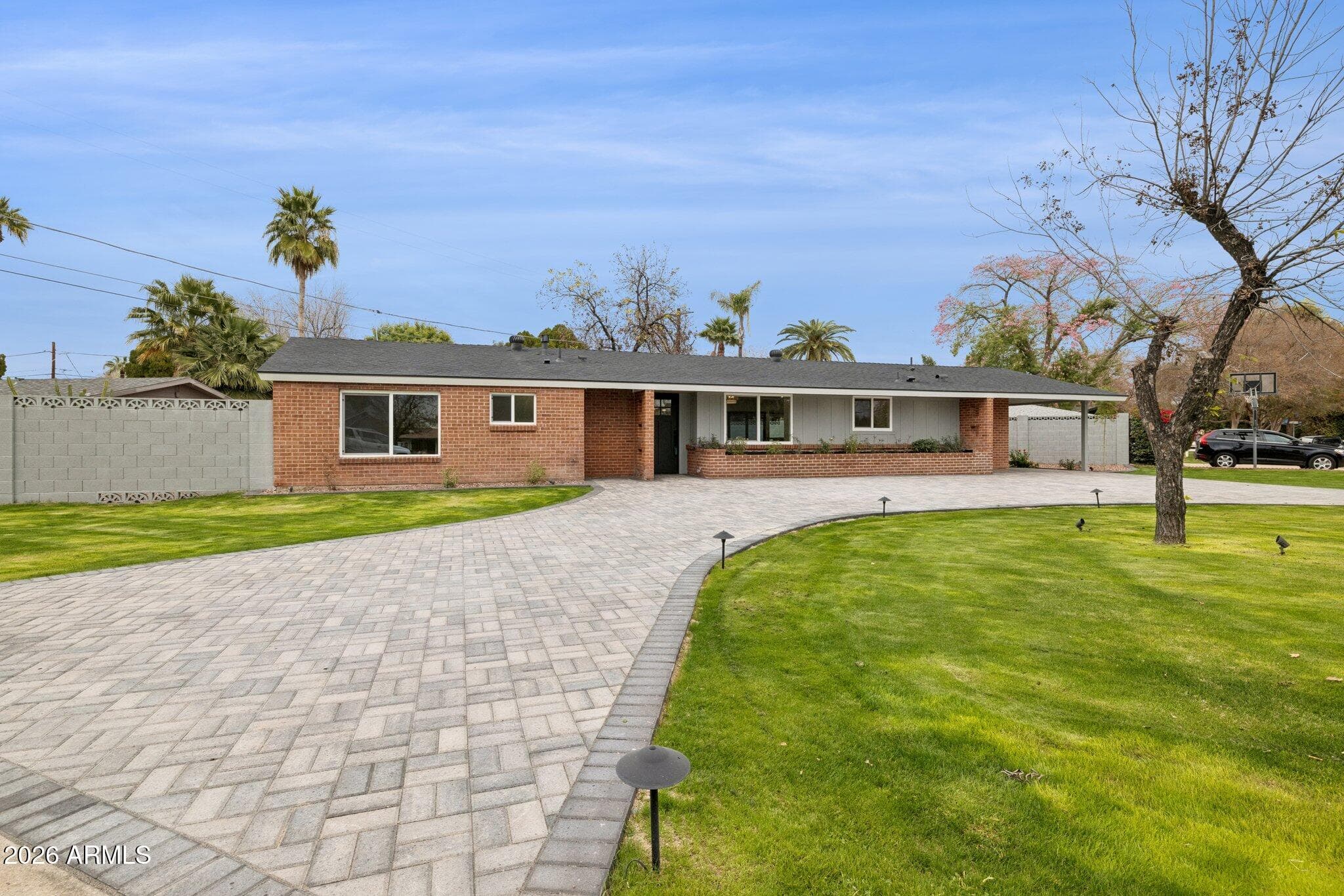 1216 W Rovey Ave — photo 1