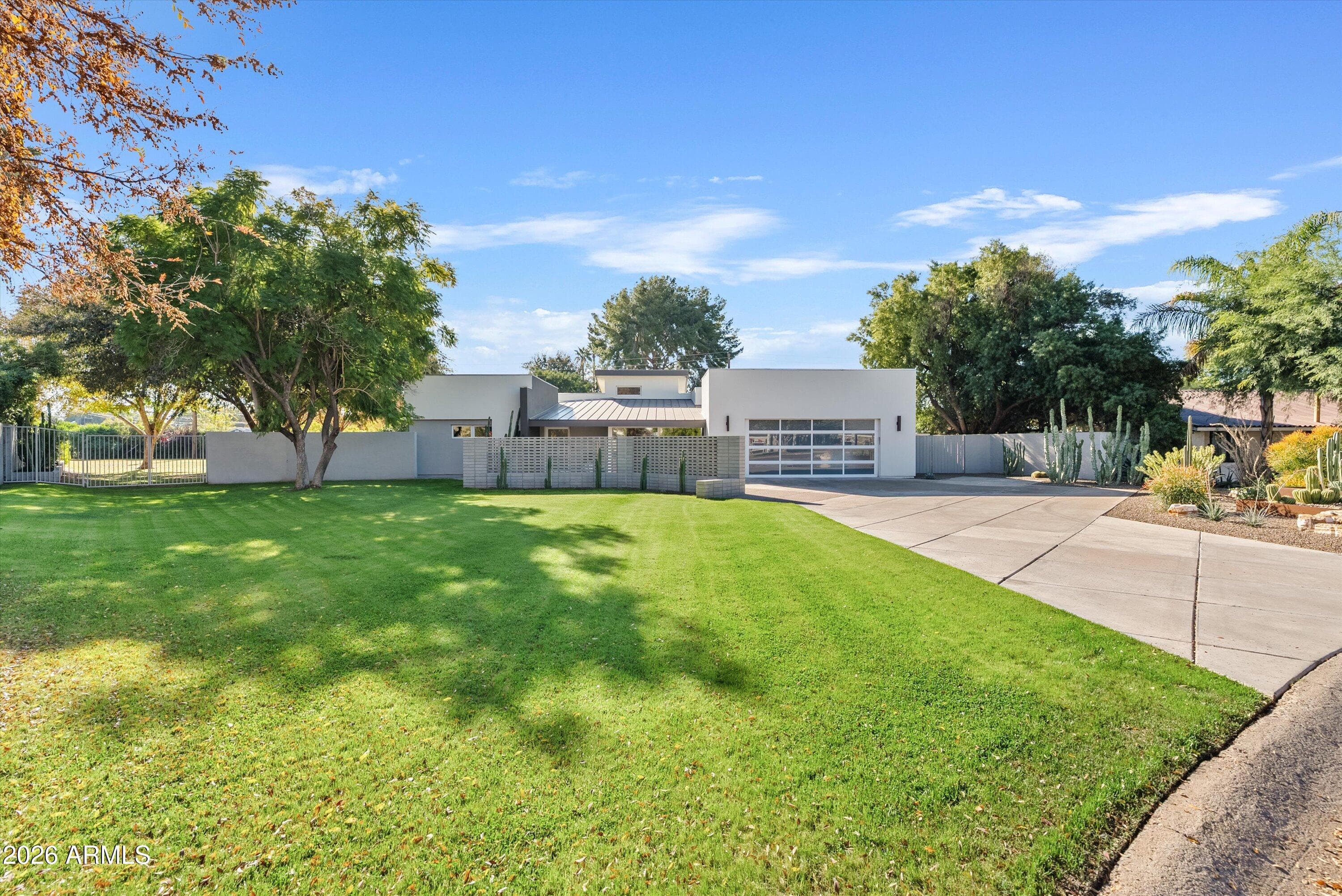 2933 E Pierson St — photo 1