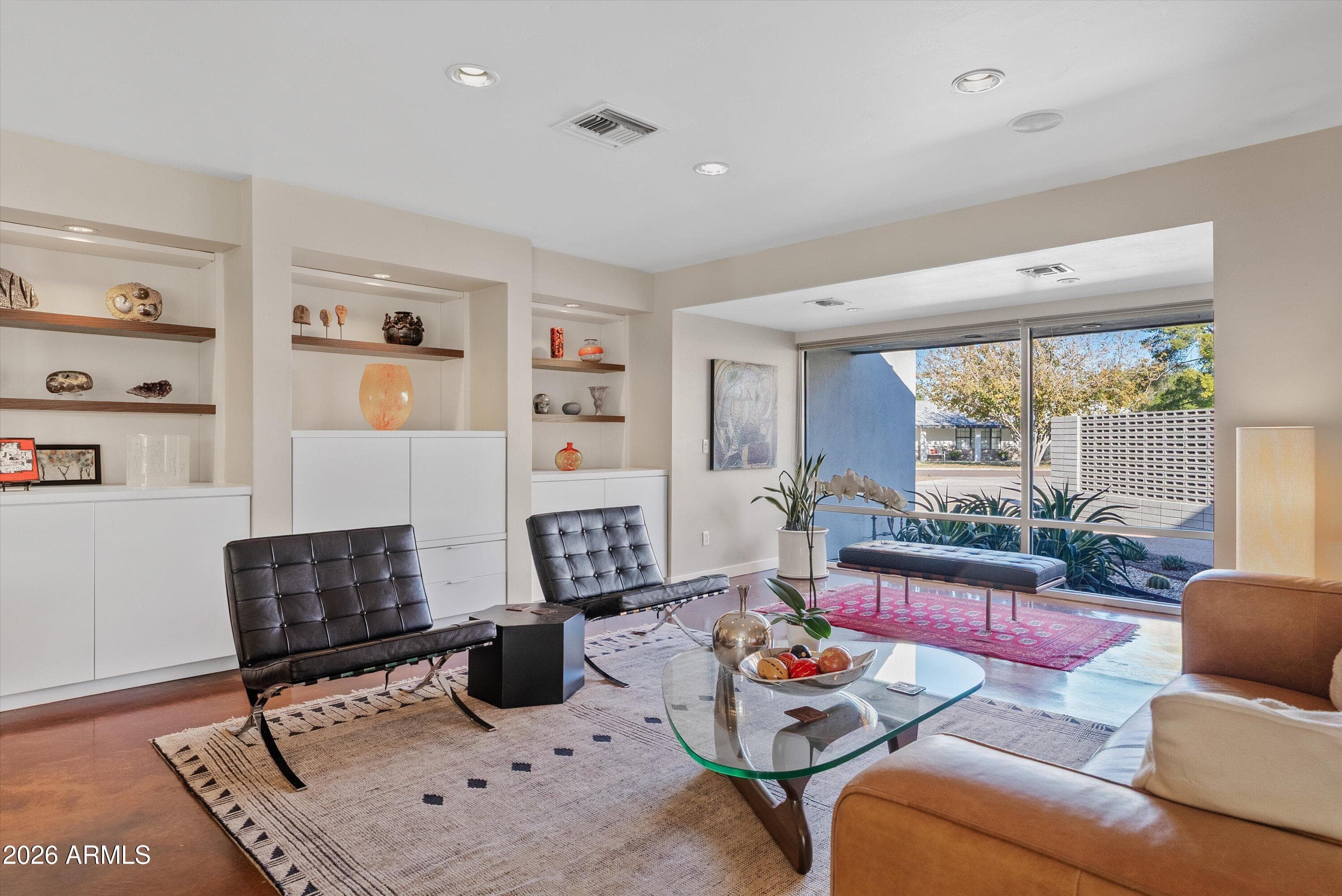 2933 E Pierson St — photo 2