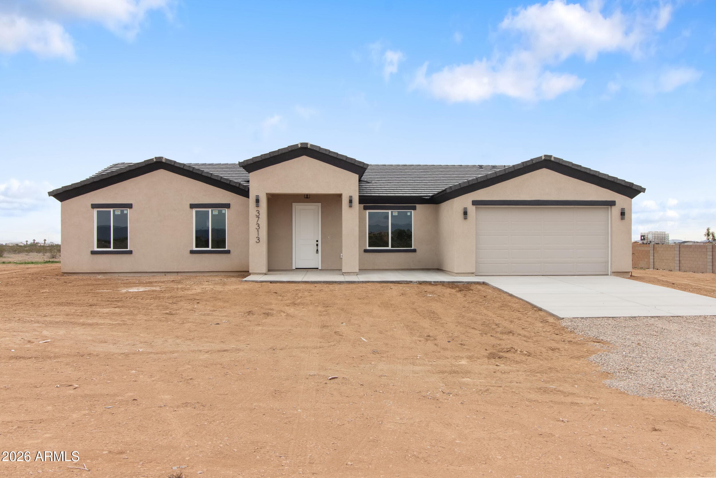 37313 W Georgia Ave — photo 1