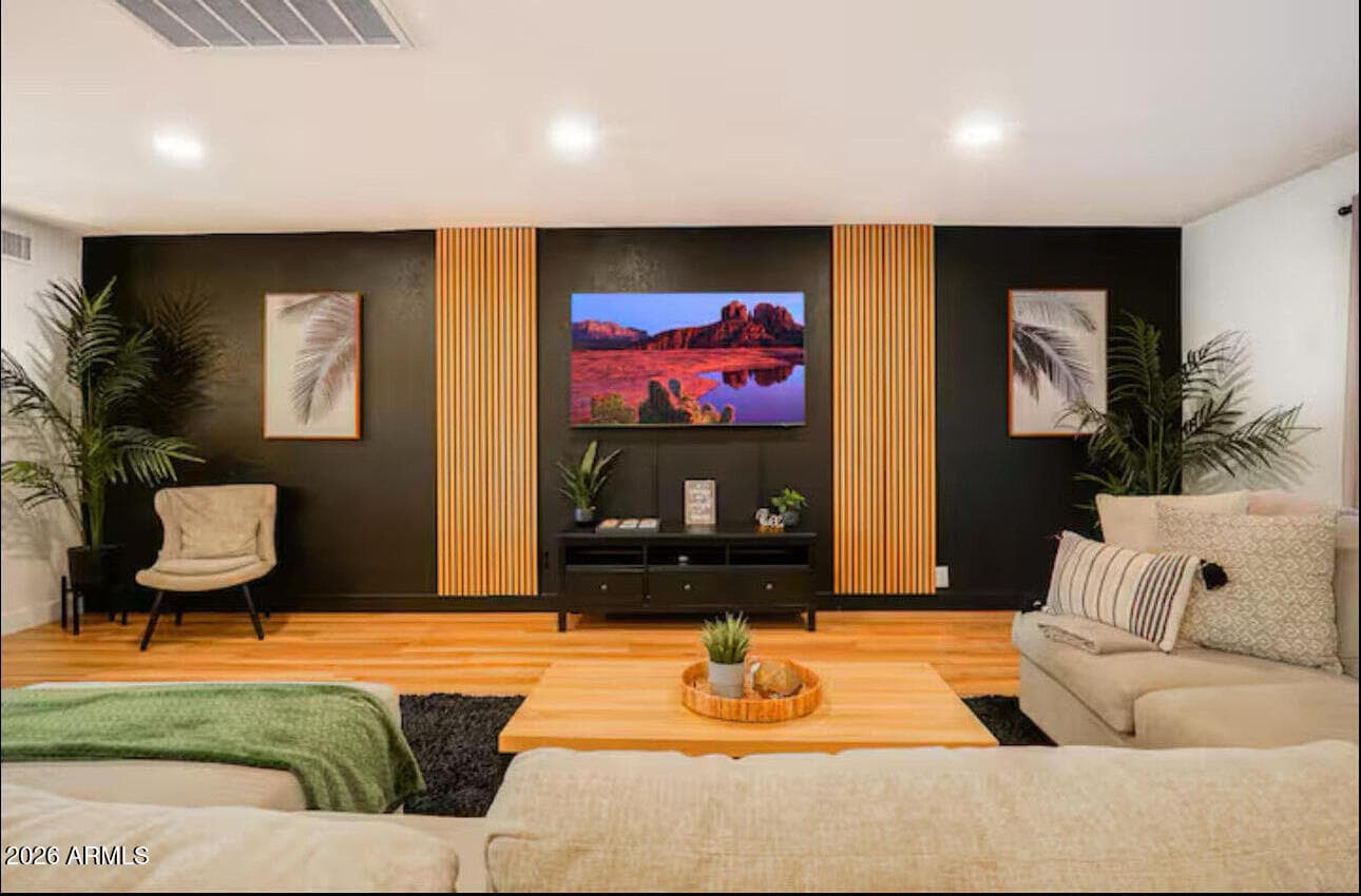 1831 E Cornell Dr — photo 1