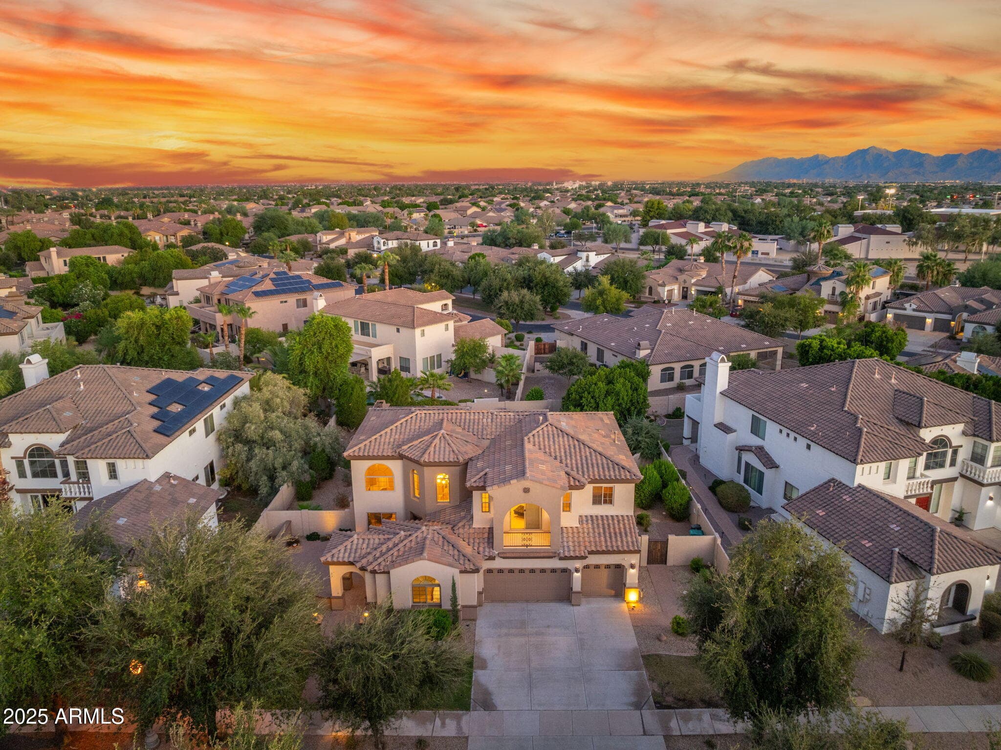 795 W Verbena Ln — photo 2