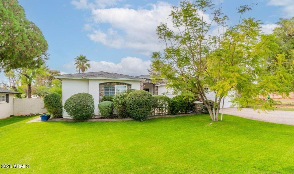 5130 N 32nd Pl — photo 2