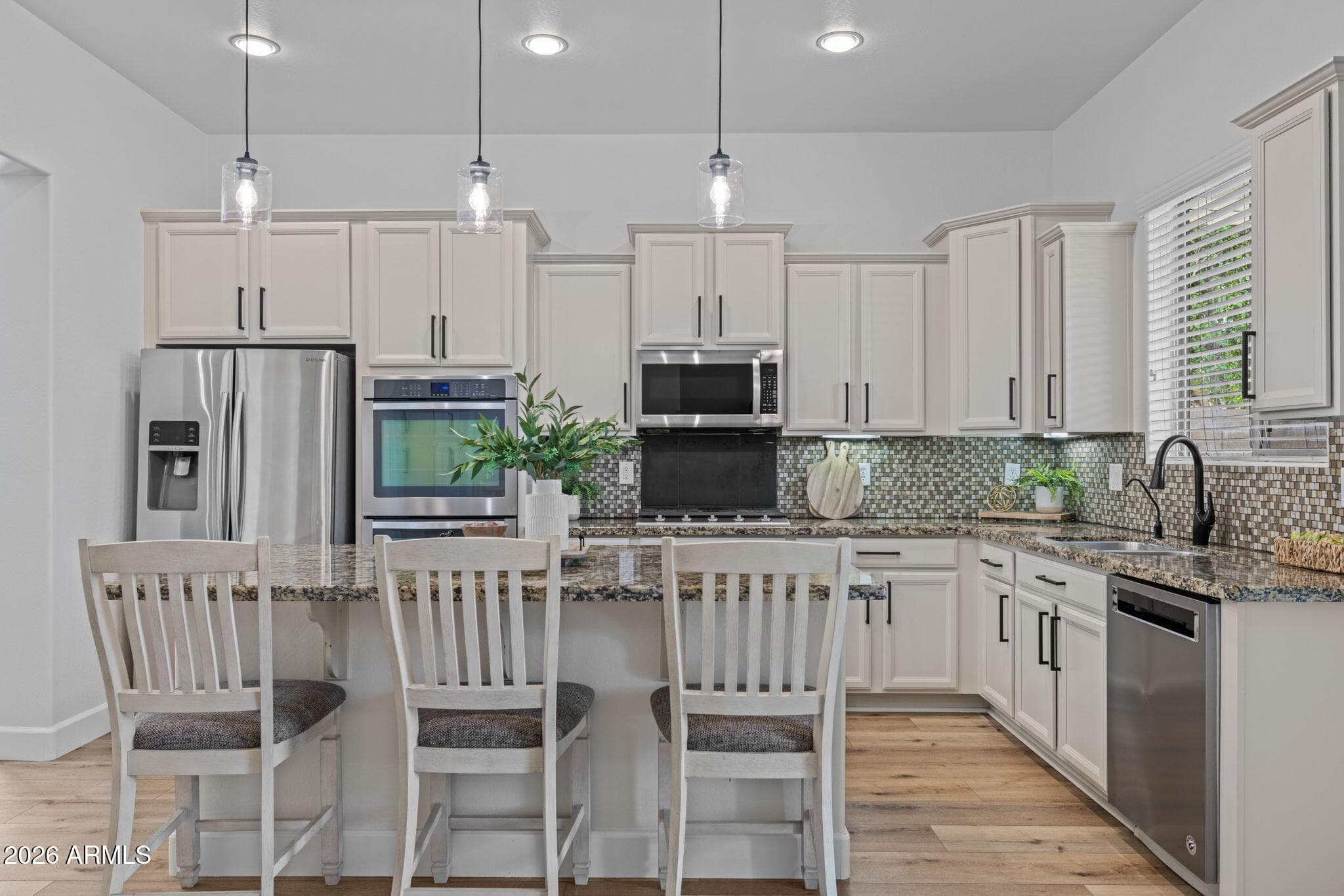 10614 E LINCOLN AVE - Photo 2