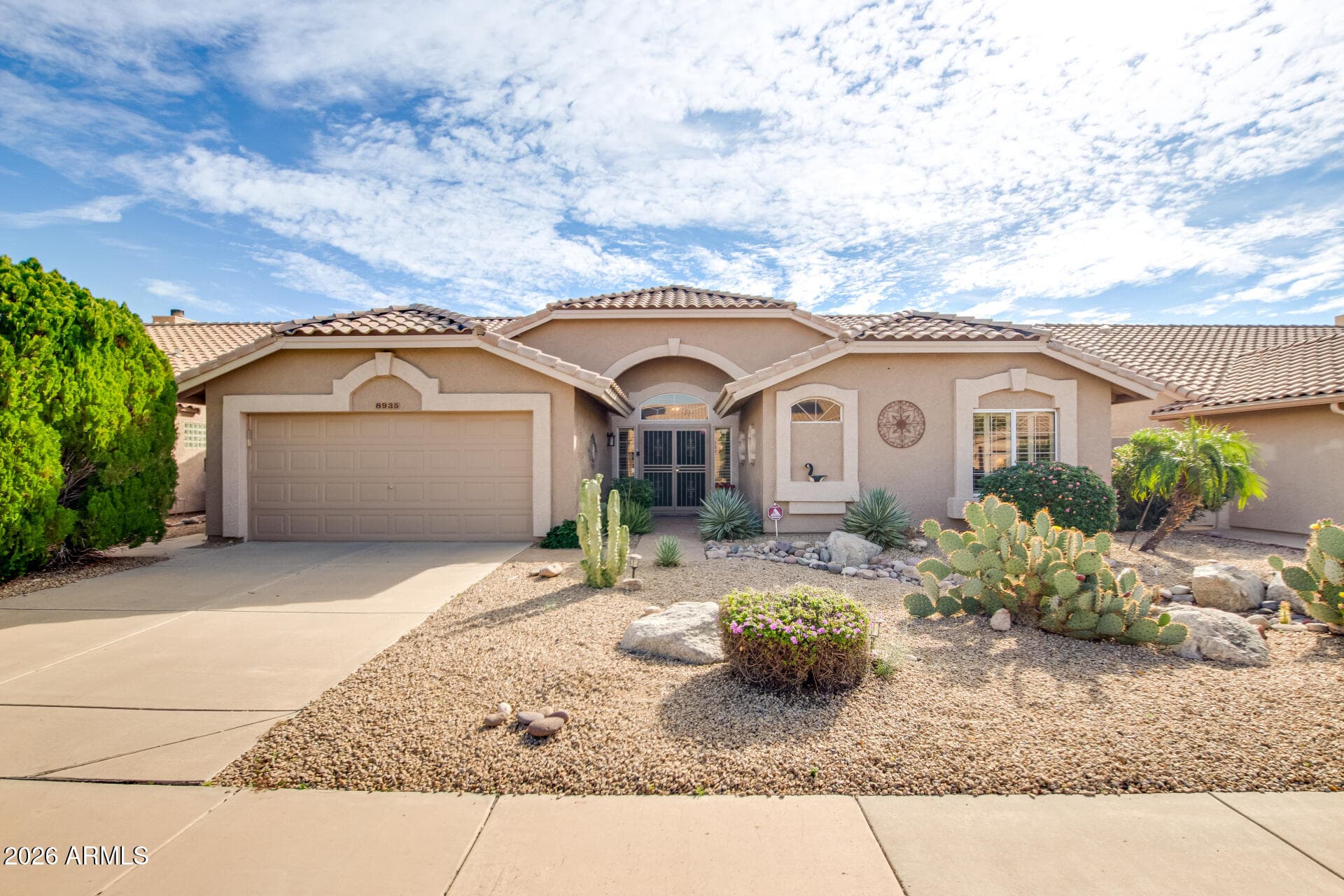 8935 W Kerry Ln — photo 1