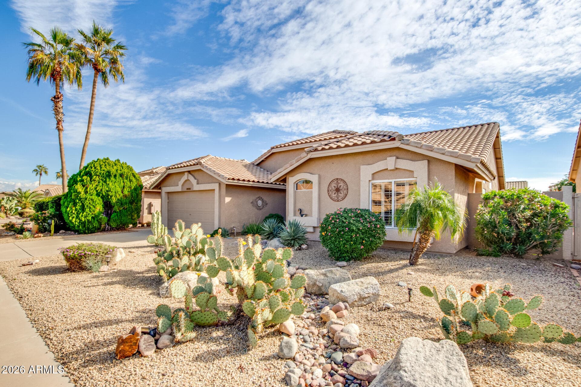 8935 W Kerry Ln — photo 2
