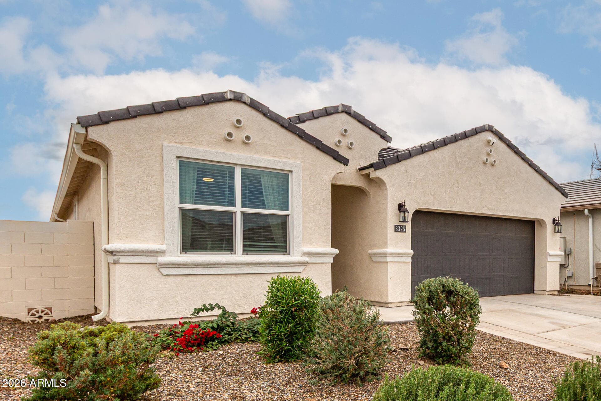 3325 W Sable Ave — photo 2