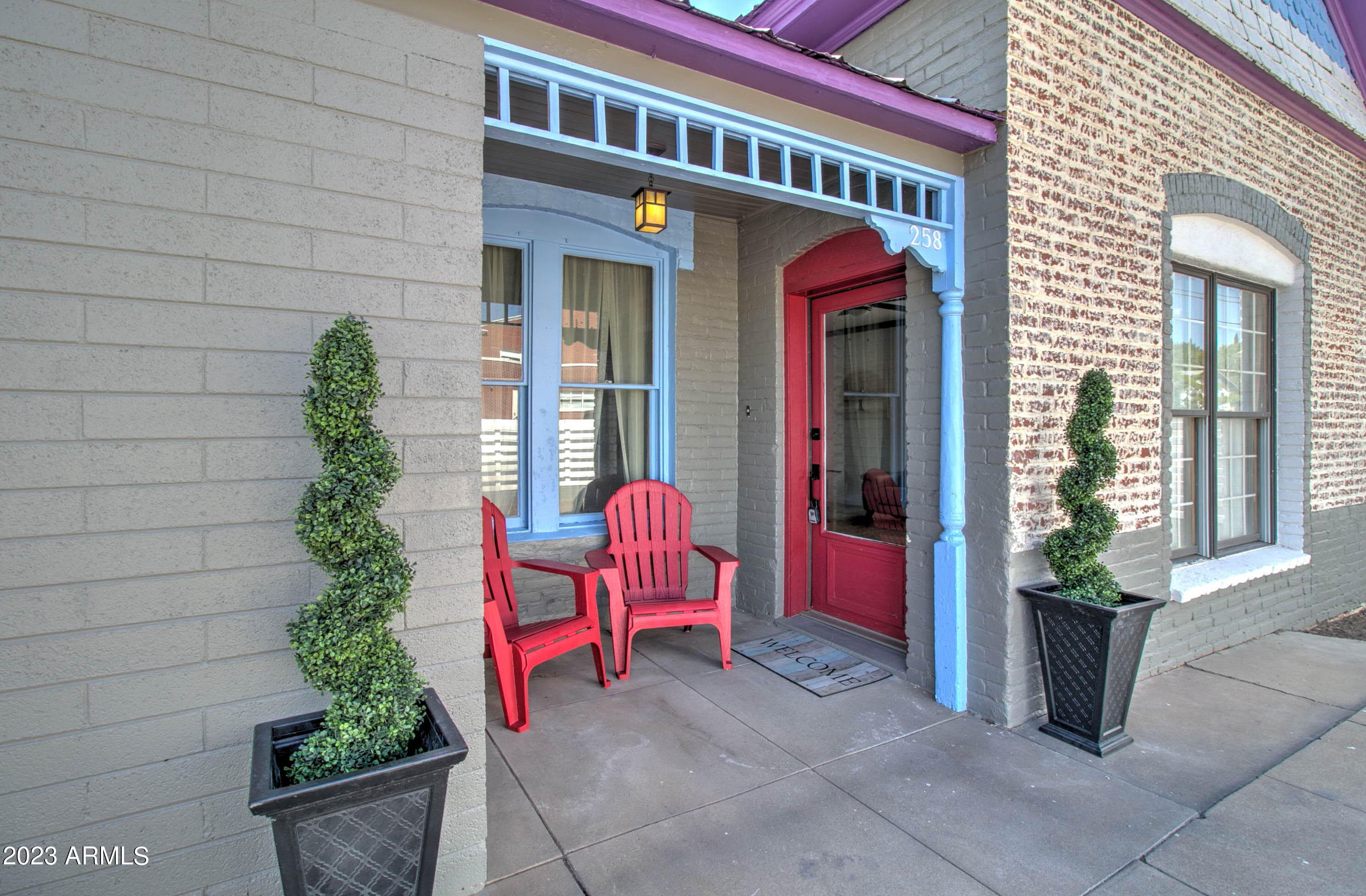 258 S SUTHERLAND ST - Photo 4