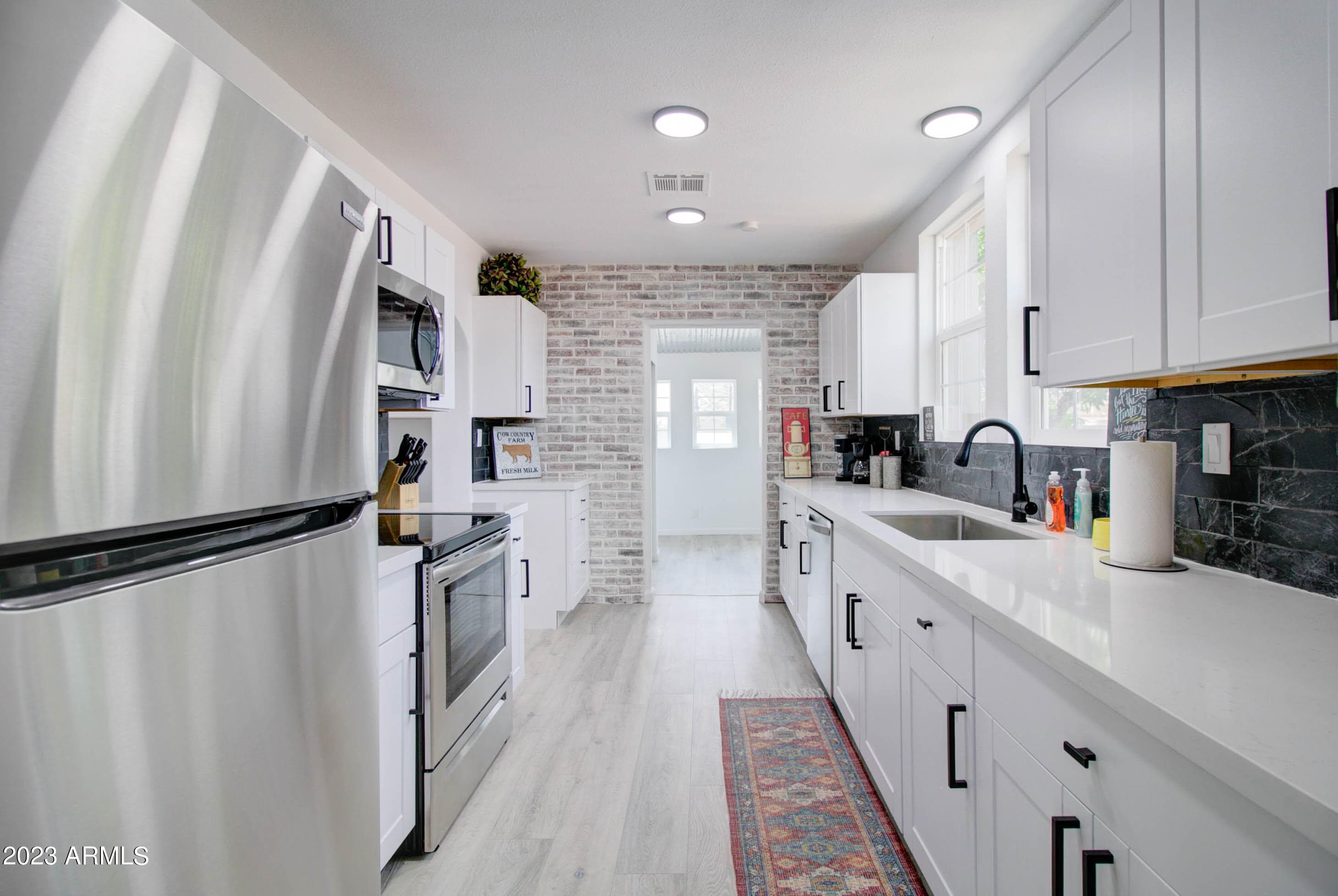 258 S SUTHERLAND ST - See more photos