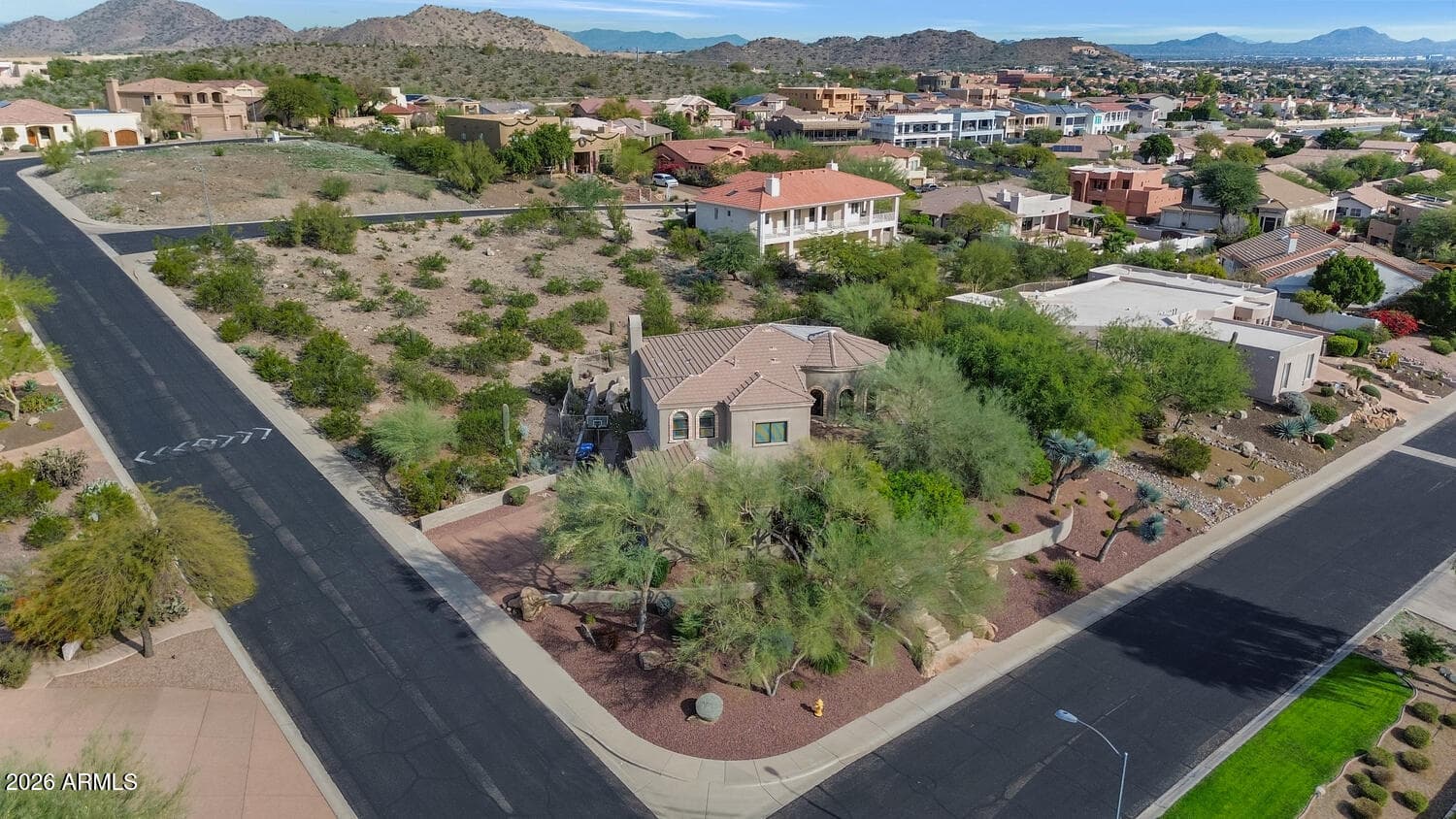 1404 E Michelle Dr — photo 2