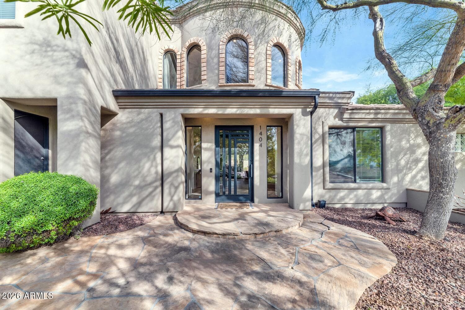 1404 E Michelle Dr — photo 1