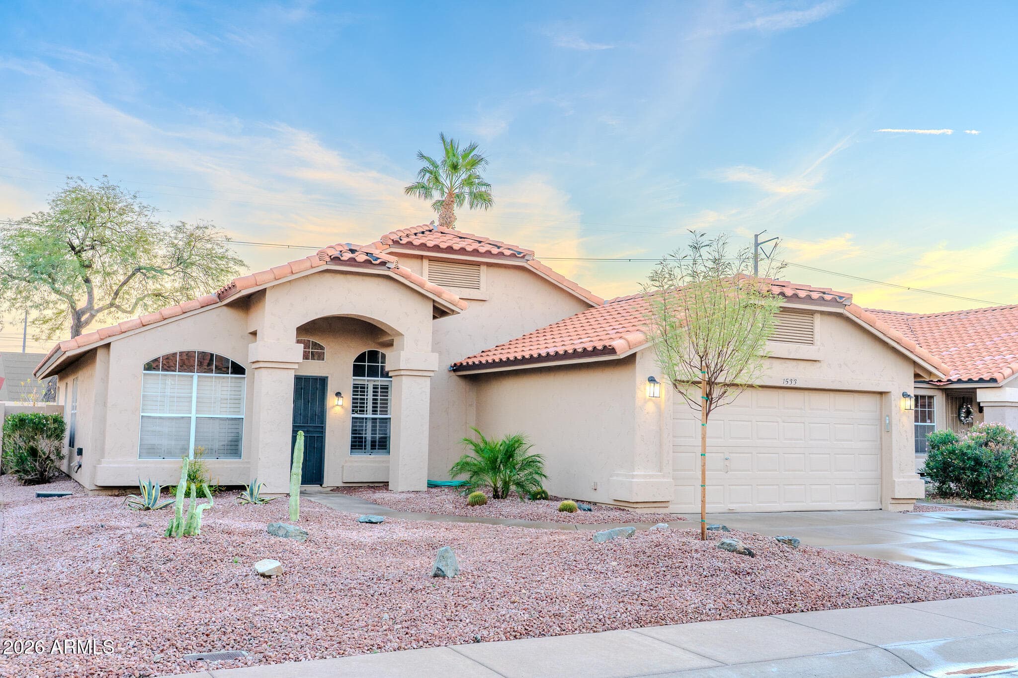 1533 E Windsong Dr — photo 1