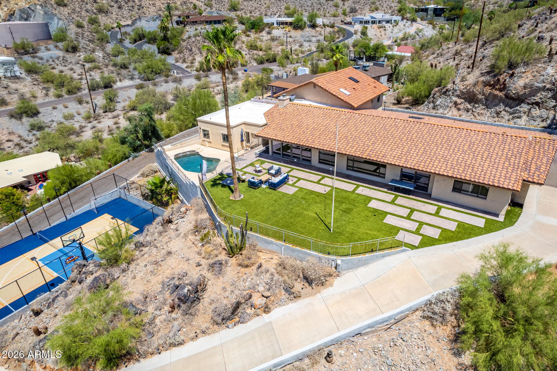 6526 N 37th St — photo 2