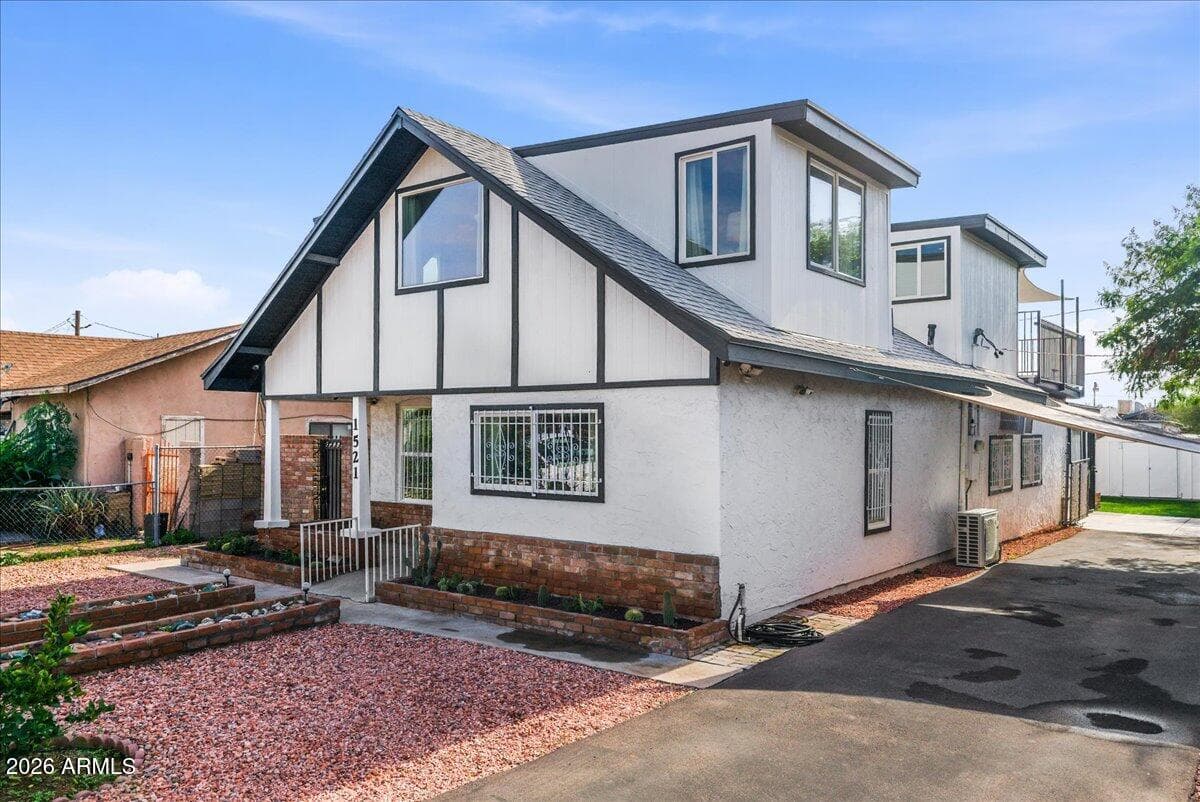 1521 W Garfield St — photo 1
