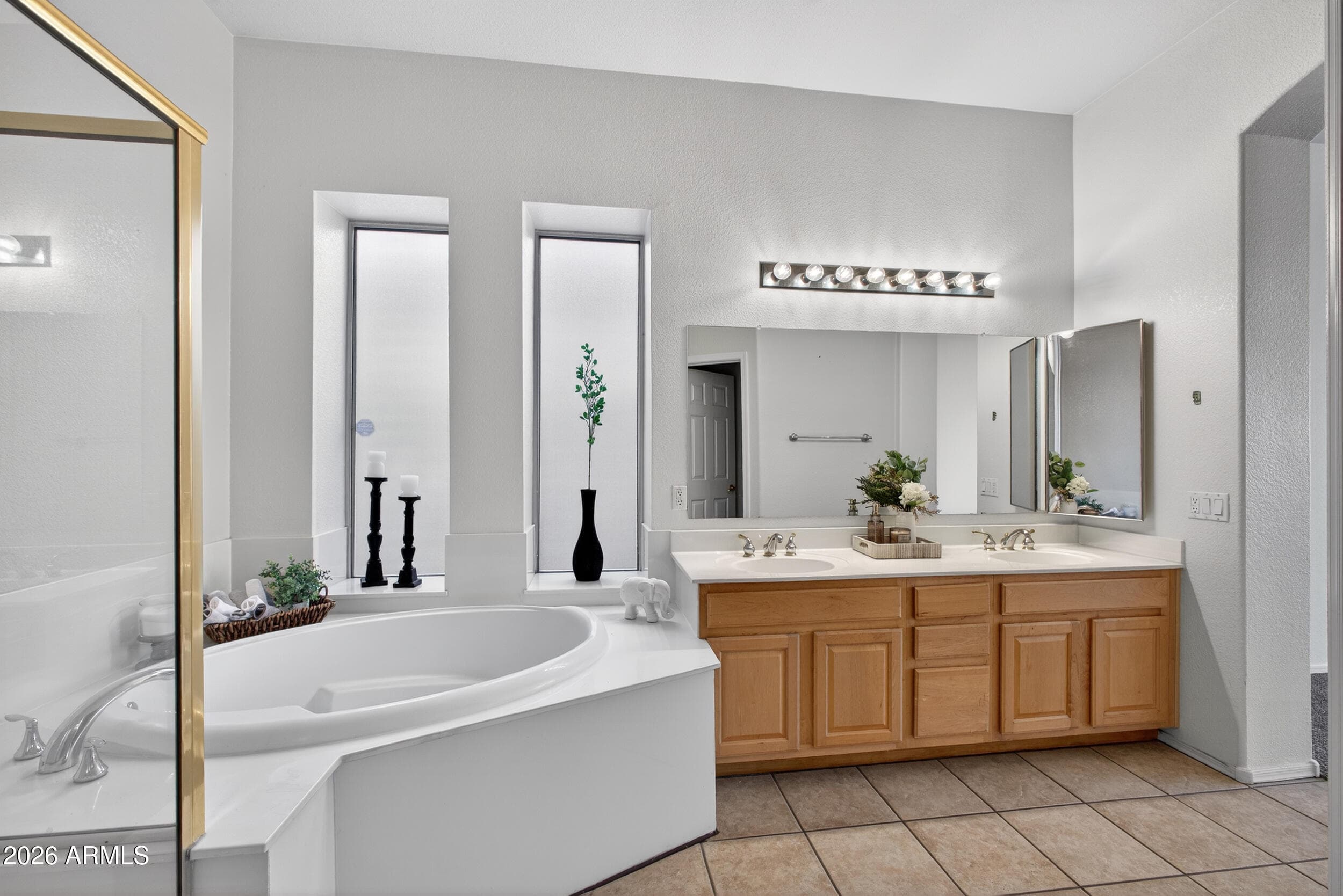 860 W Cherrywood Dr — photo 2