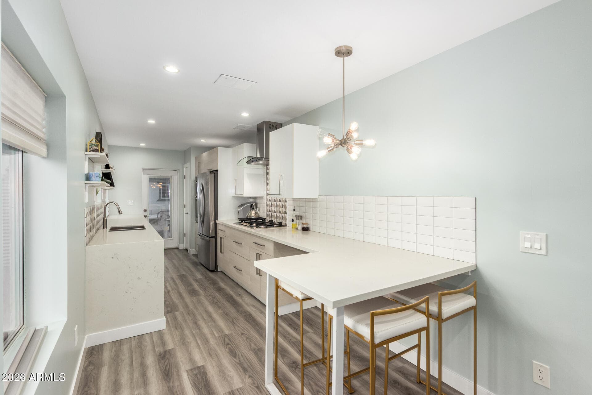 1328 E Weldon Ave — photo 2