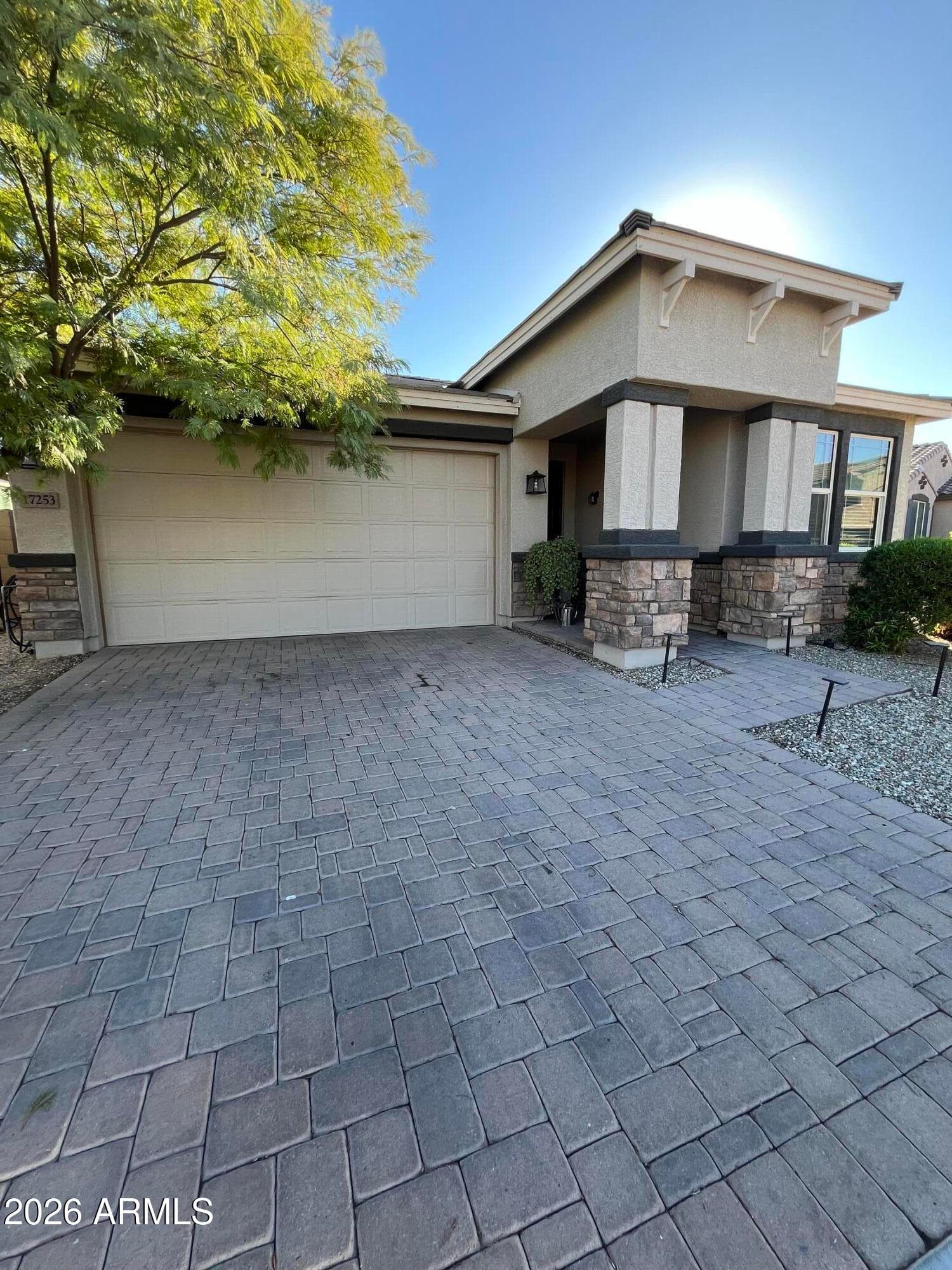 17253 W Kendall St — photo 1