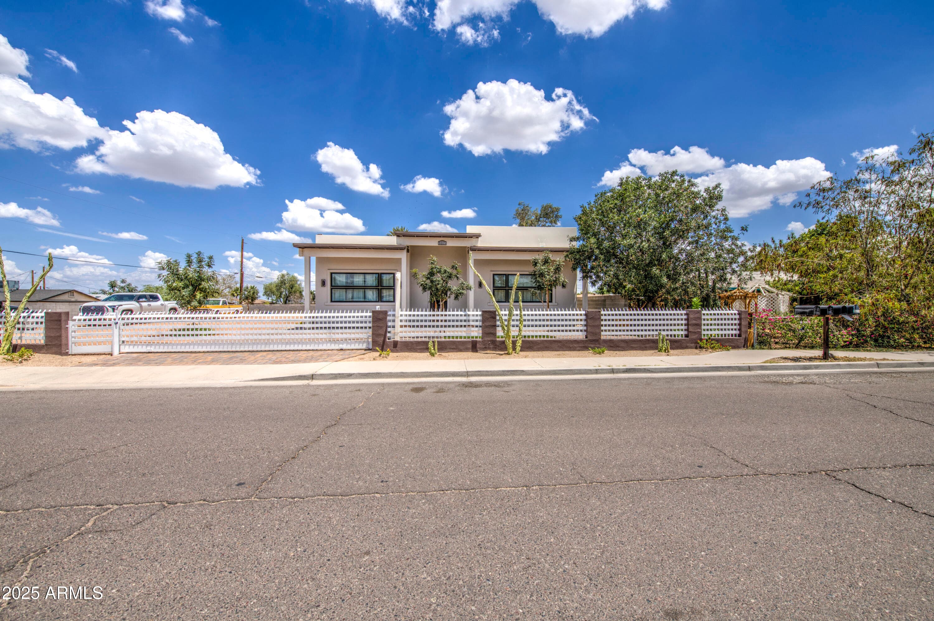 9005 S Calle Sahuaro -- — photo 2
