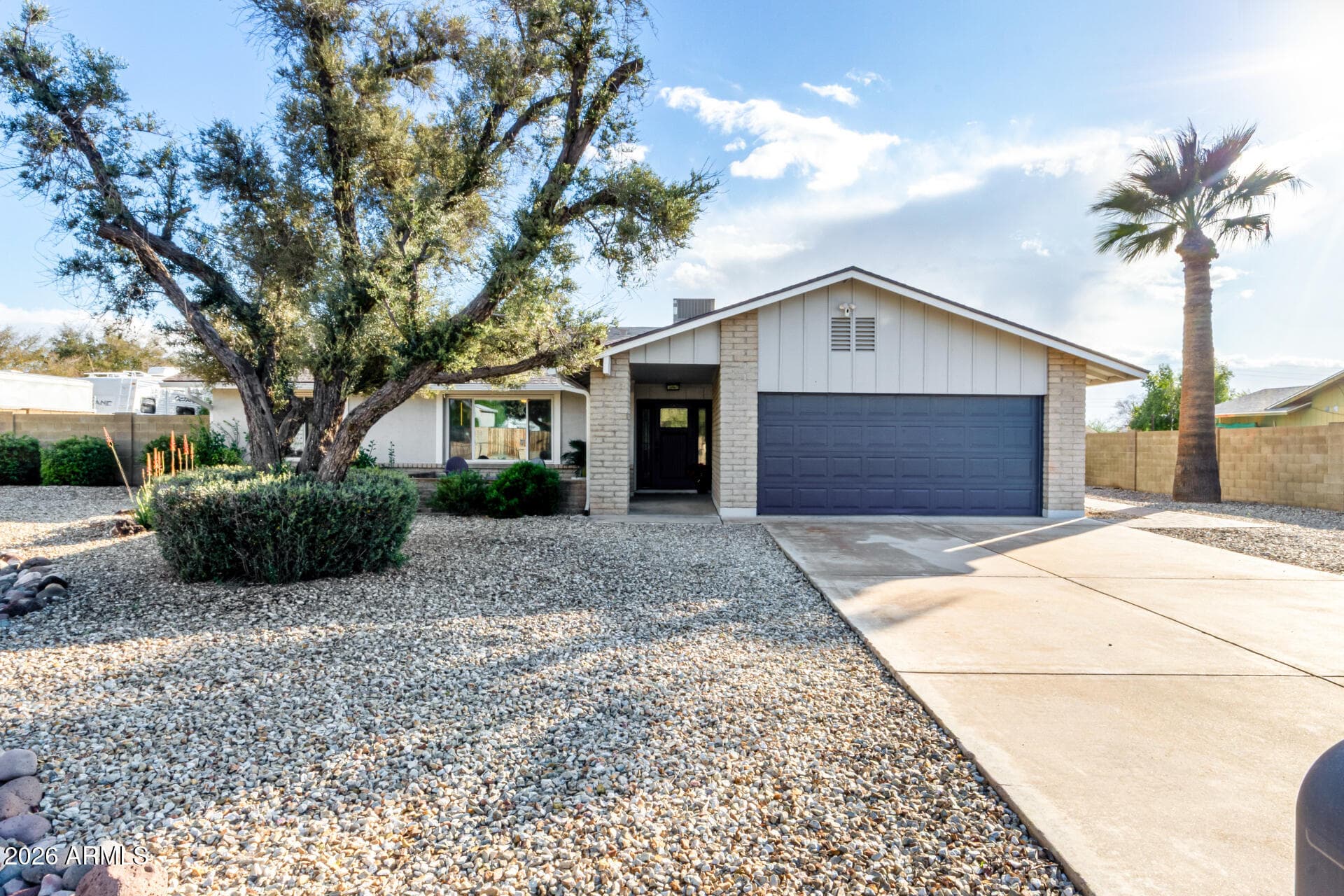 5417 W Beck Ln — photo 1
