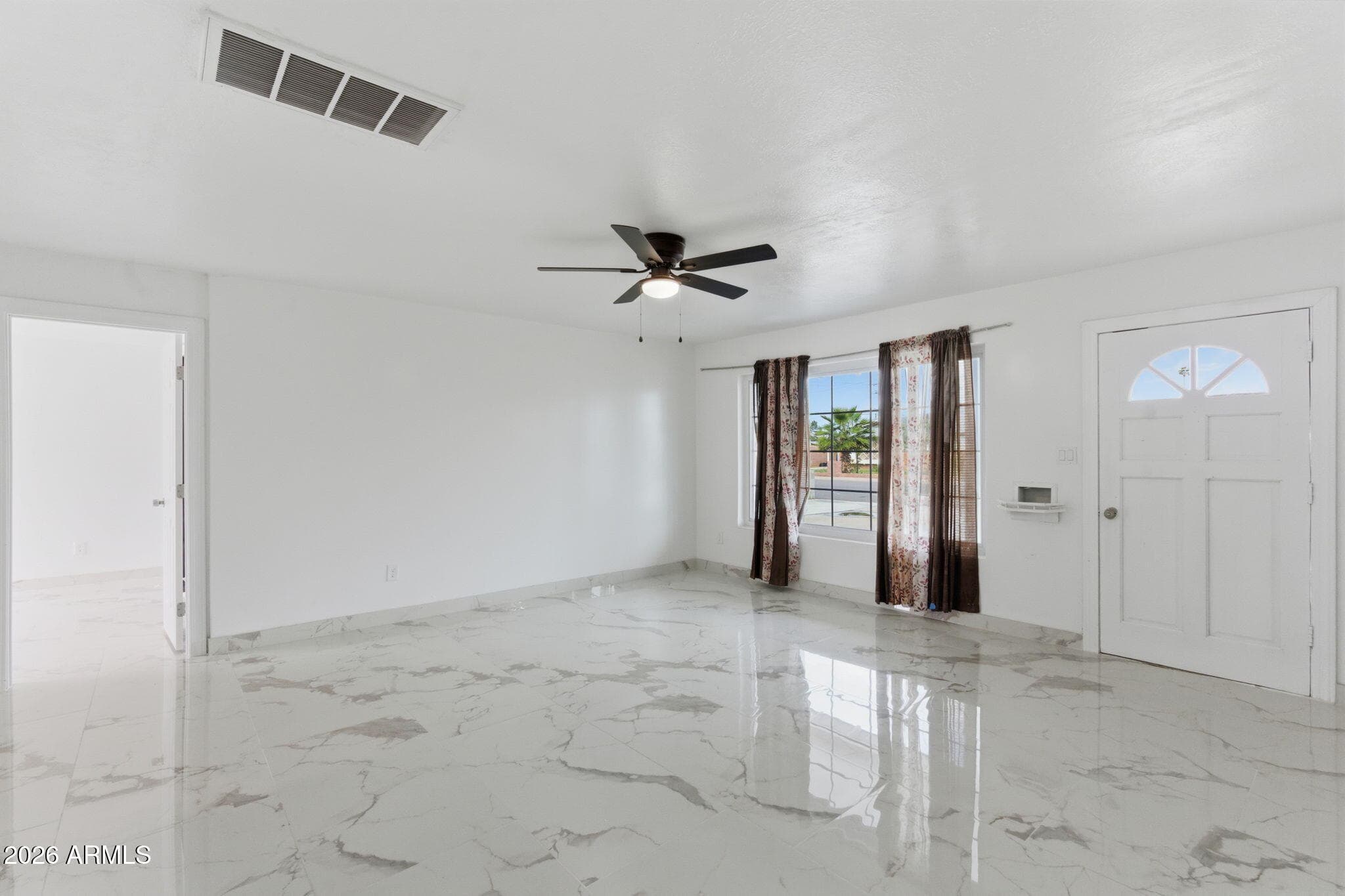 4251 W Rose Ln — photo 2