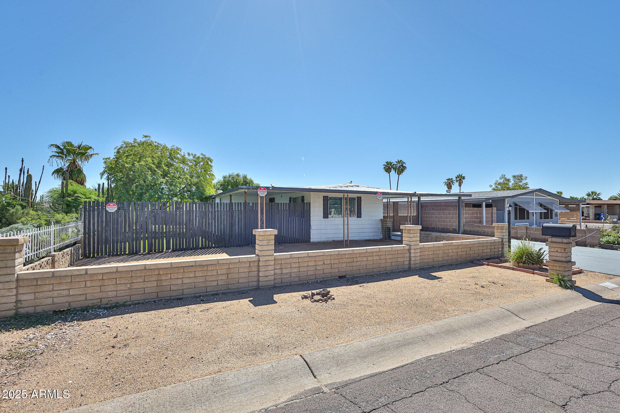 437 E Annette Dr — photo 2