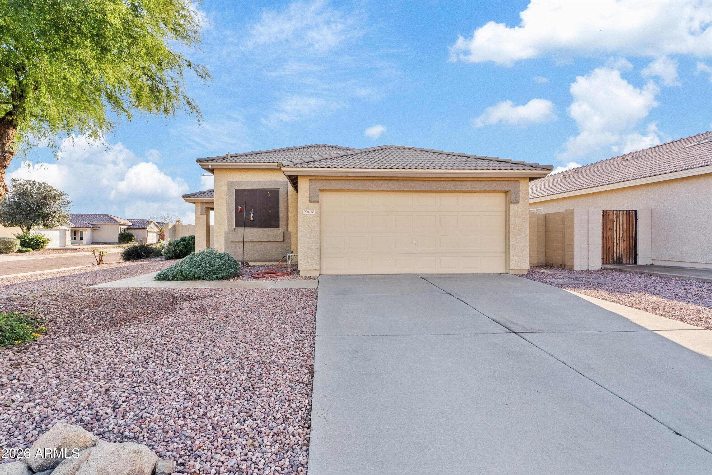 15407 W Banff Ln — photo 2