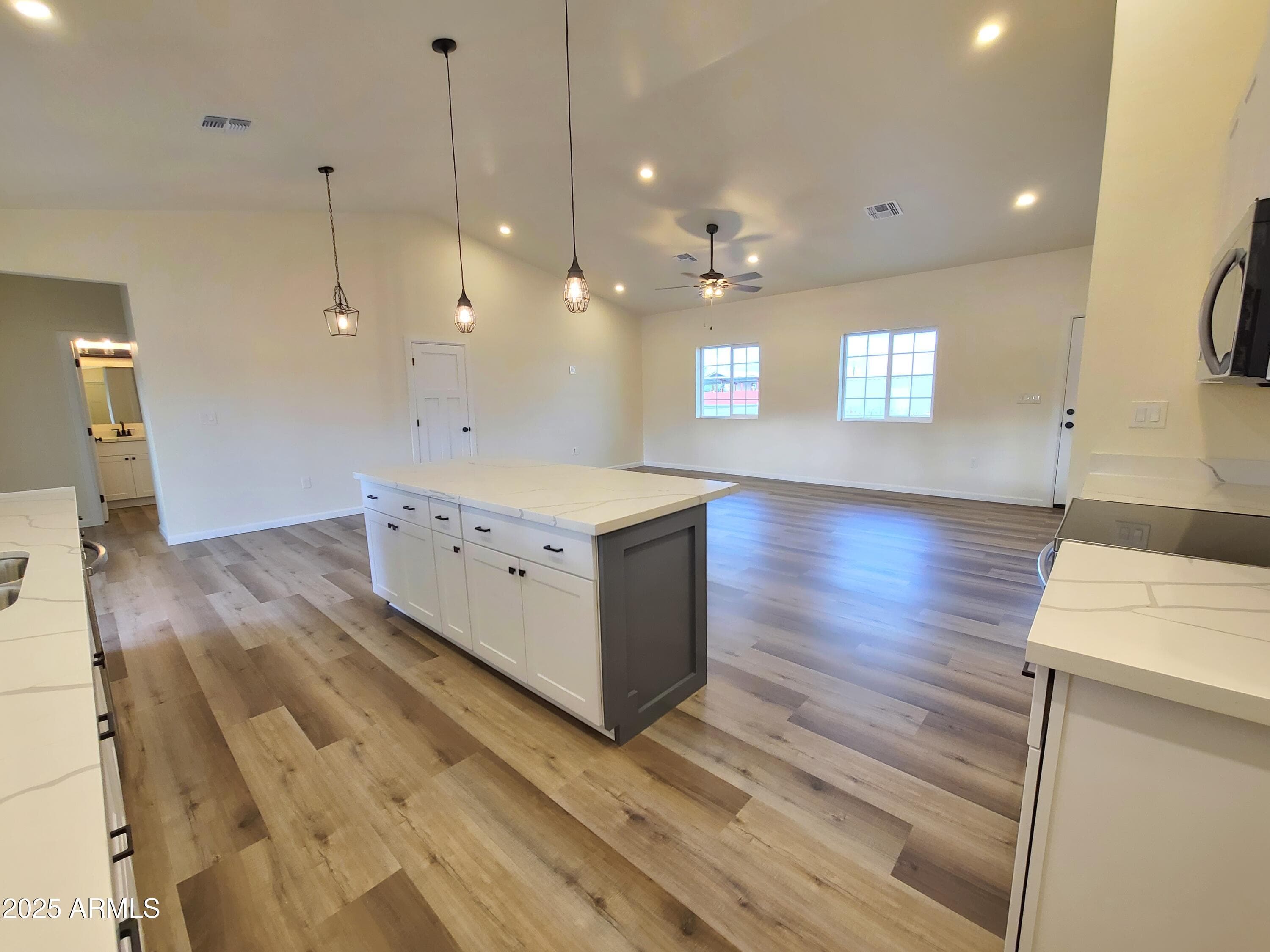 350 N Florence St — photo 2