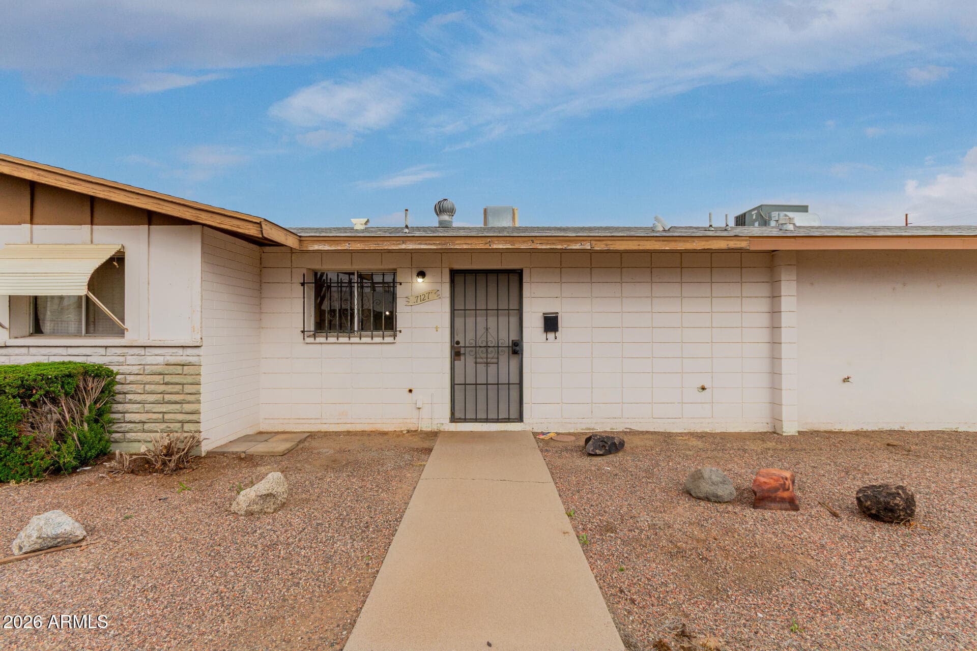 7127 W Mariposa St — photo 1