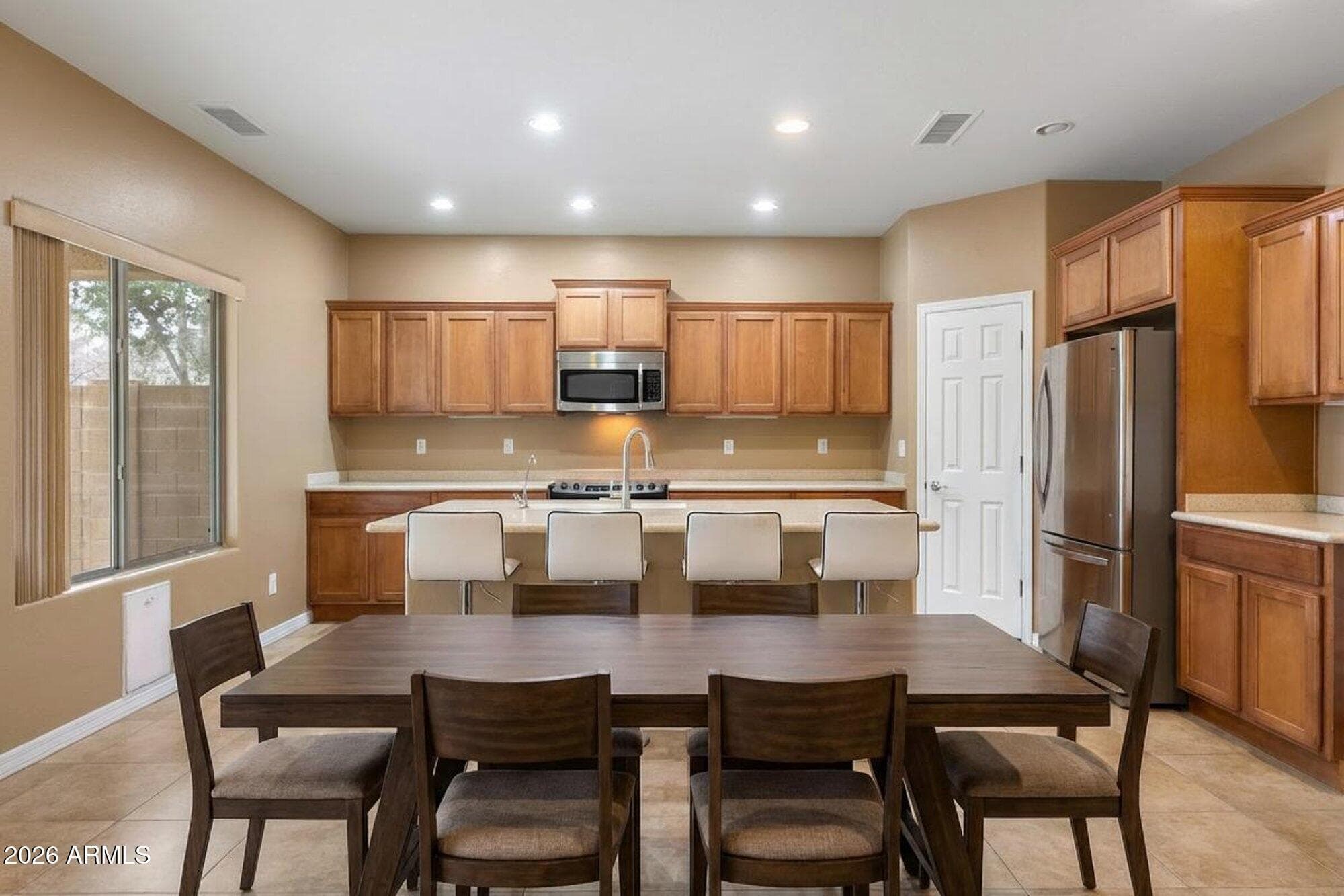 2138 W Marconi Ave — photo 2
