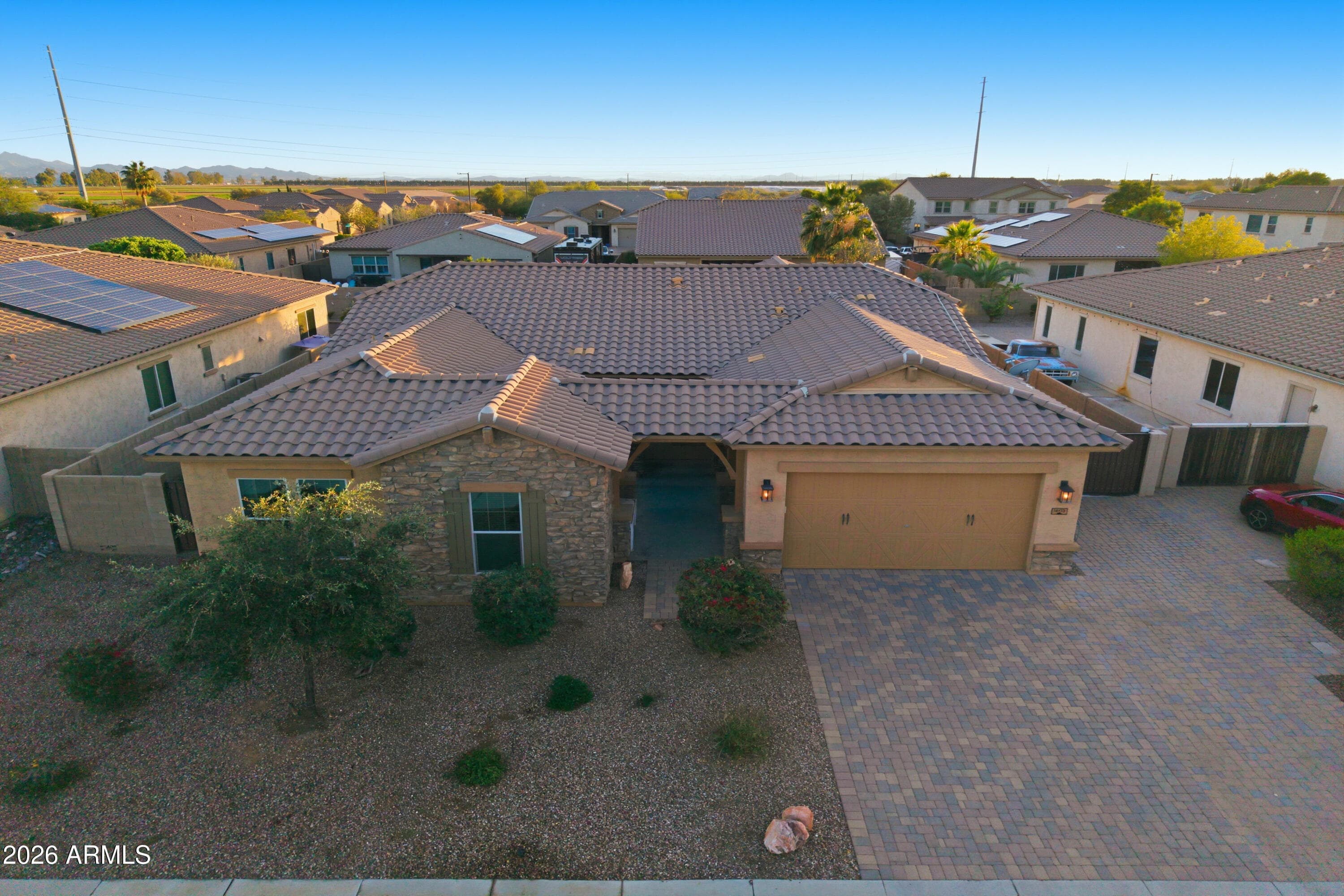 18173 W Mackenzie Dr — photo 2