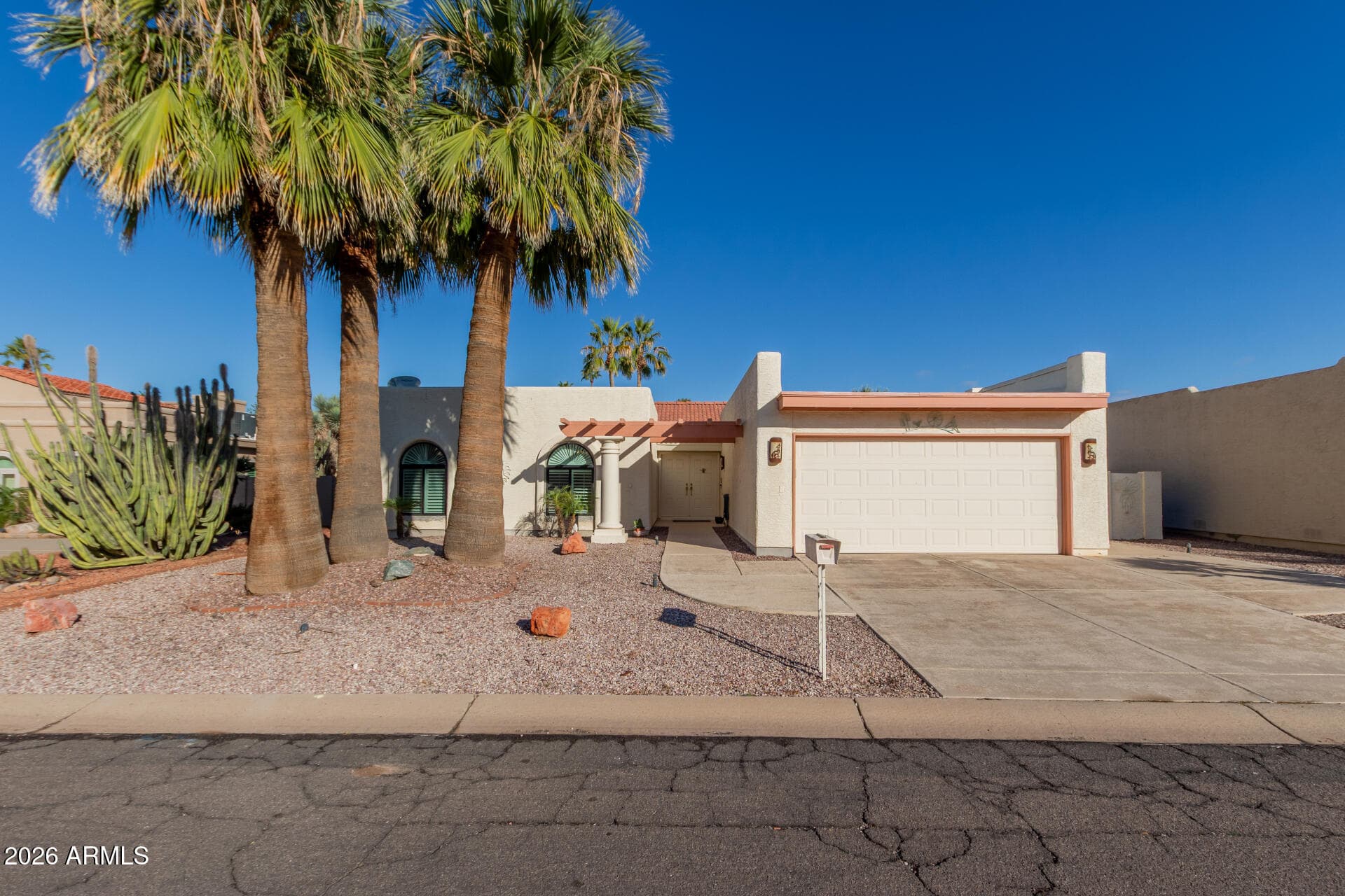 10906 E Bellflower Dr — photo 2