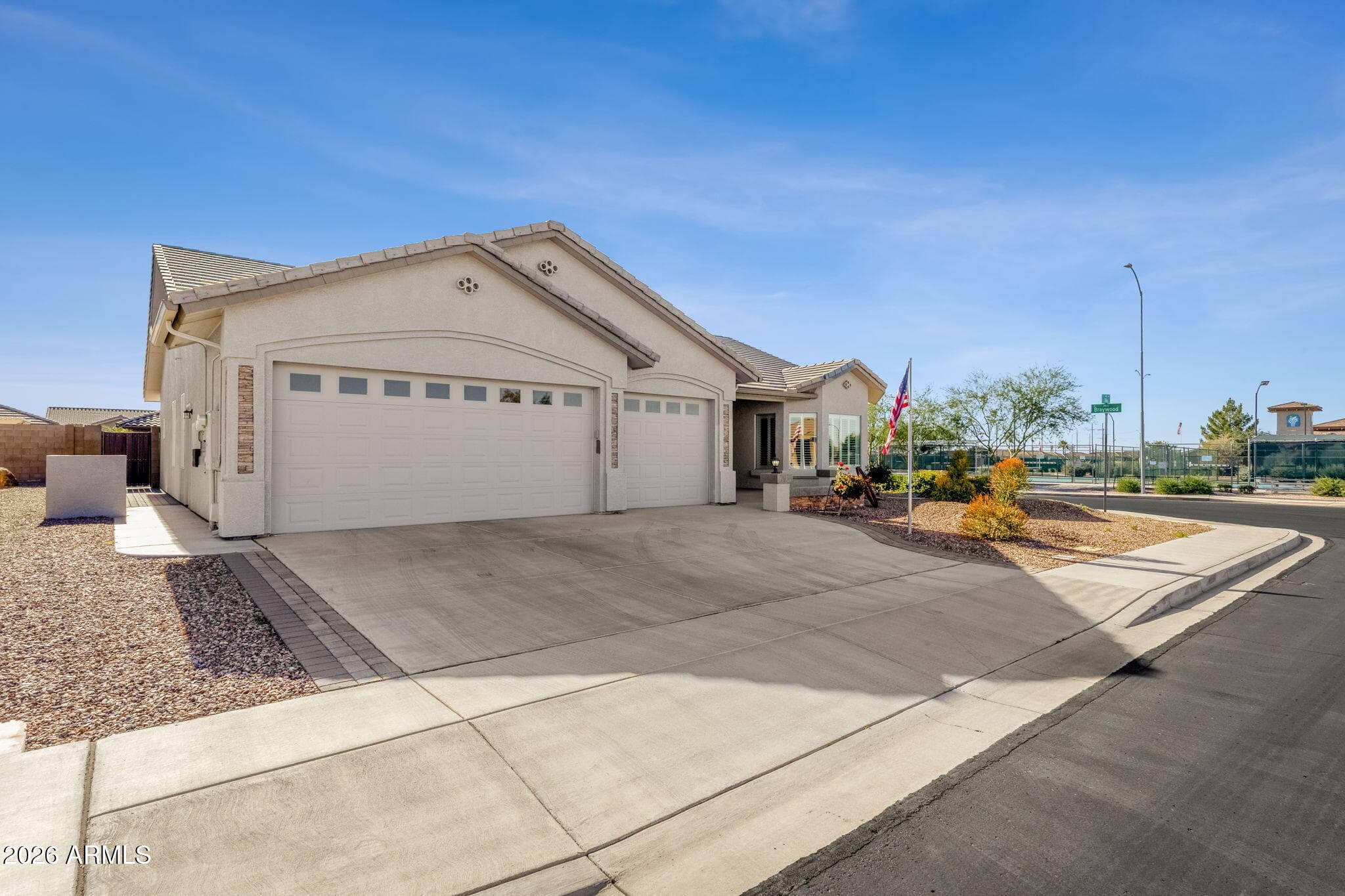 11407 E Olla Ave — photo 1