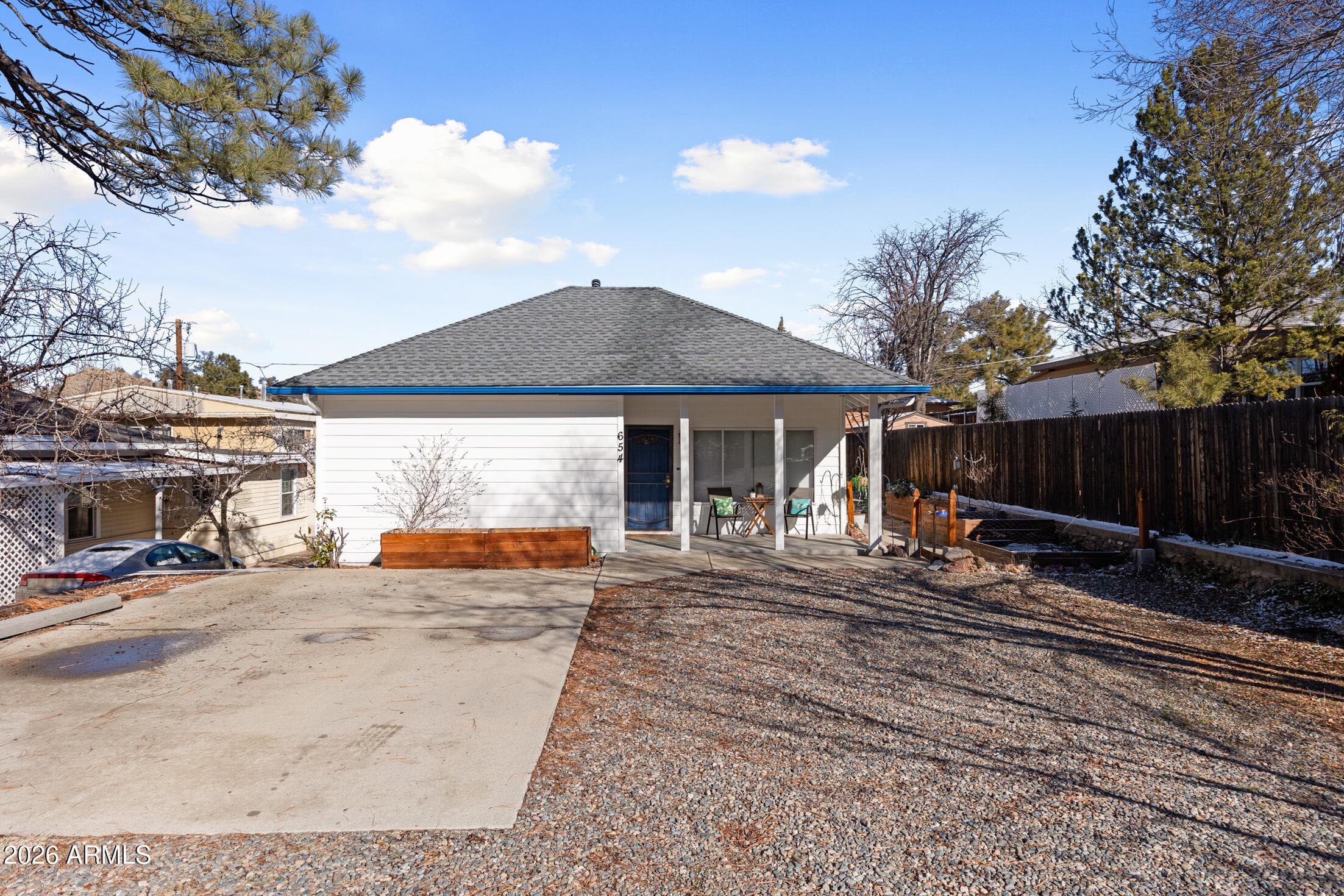 654 W Gurley St — photo 30