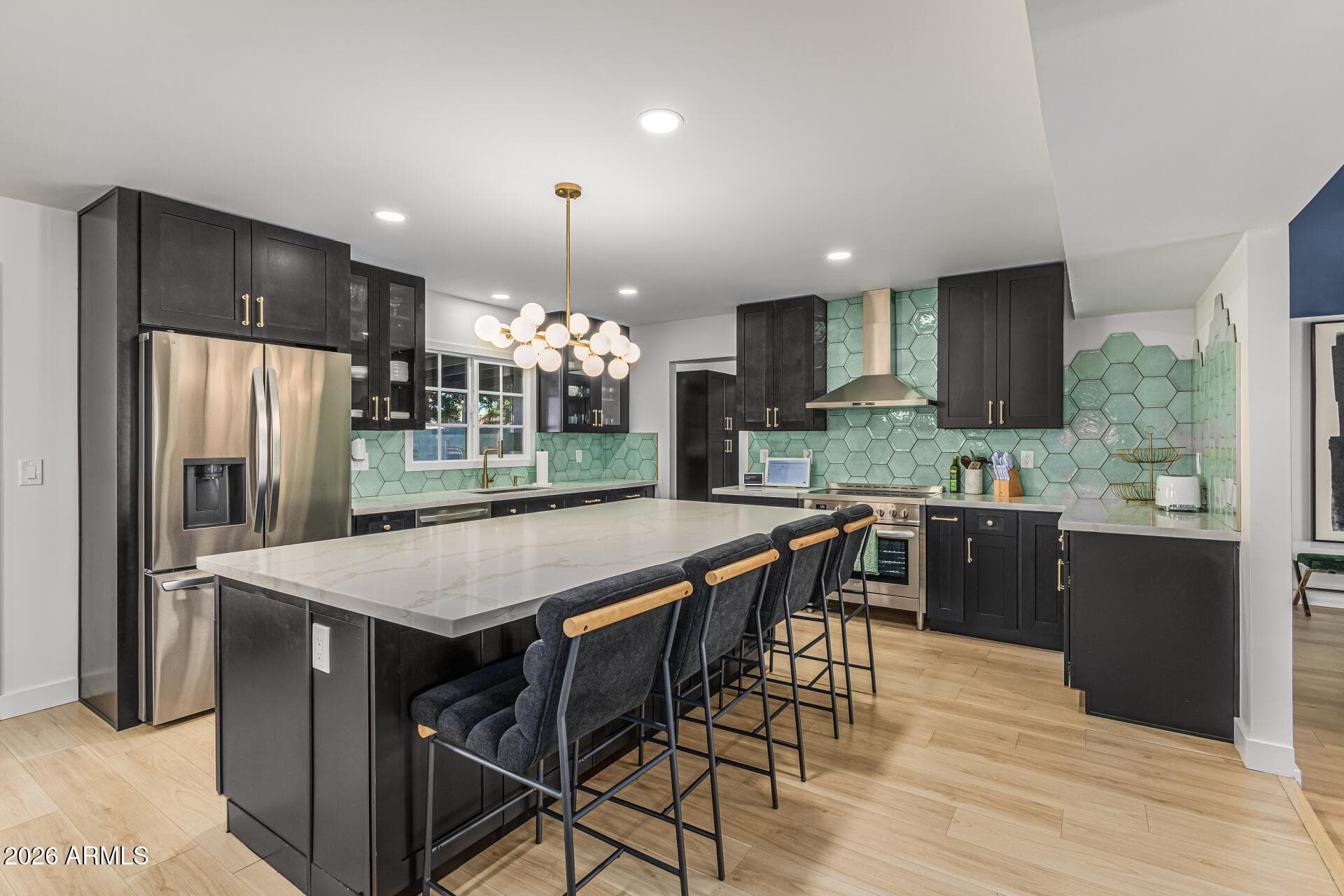 3202 E Corrine Dr — photo 1