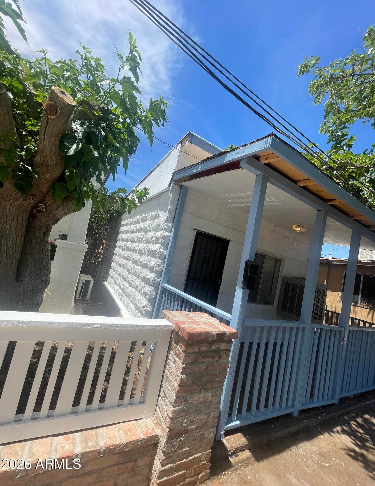 538 E E Ave — photo 2
