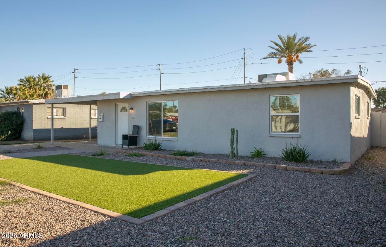 2205 W Cambridge Ave — photo 1