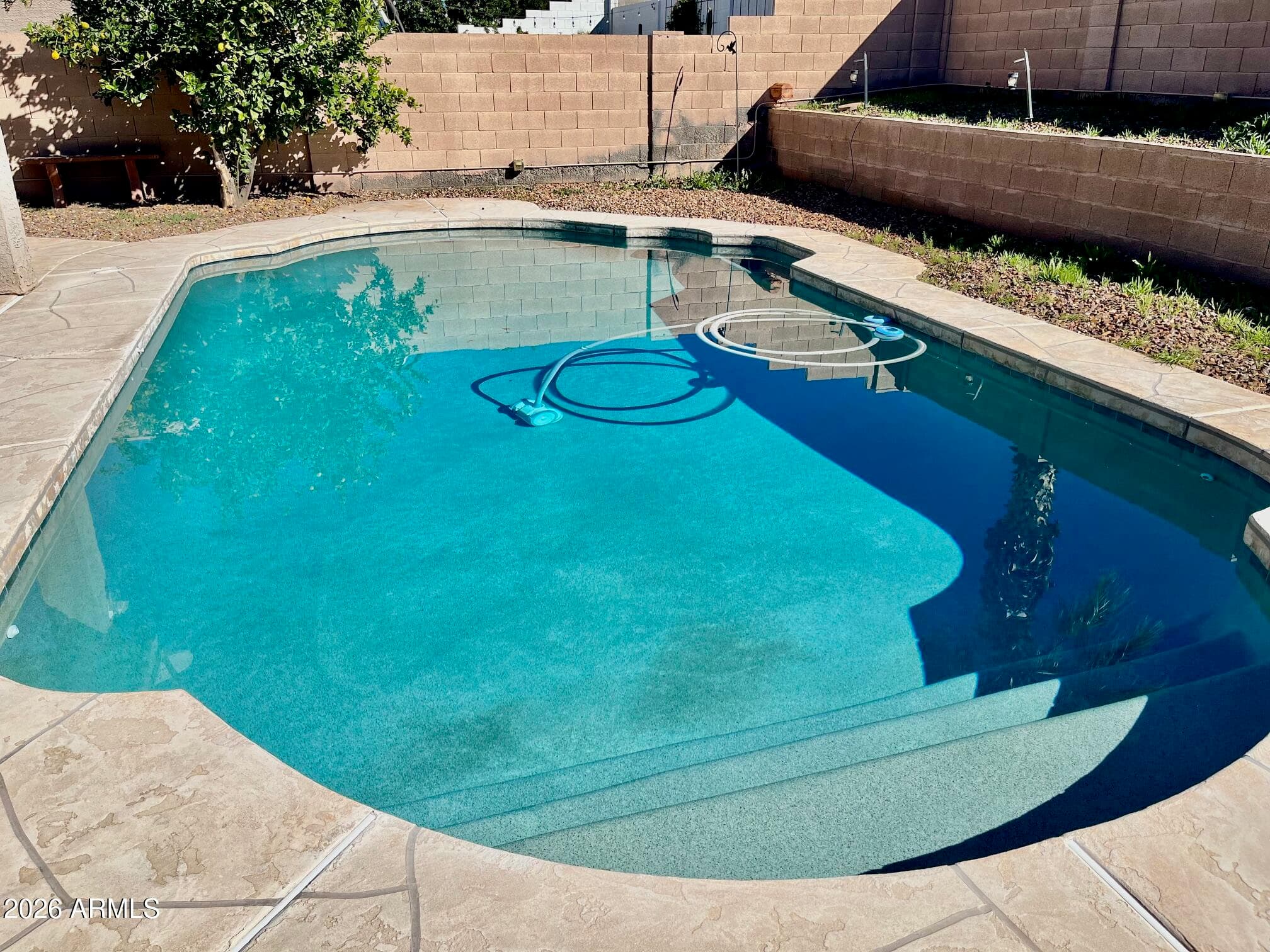 1701 E Yukon Dr — photo 1