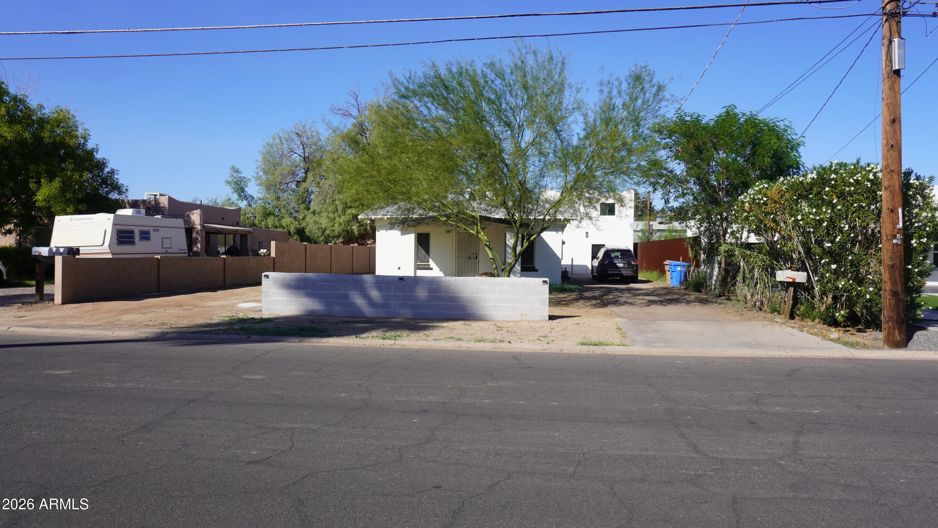 1044 E Whitton Ave — photo 1