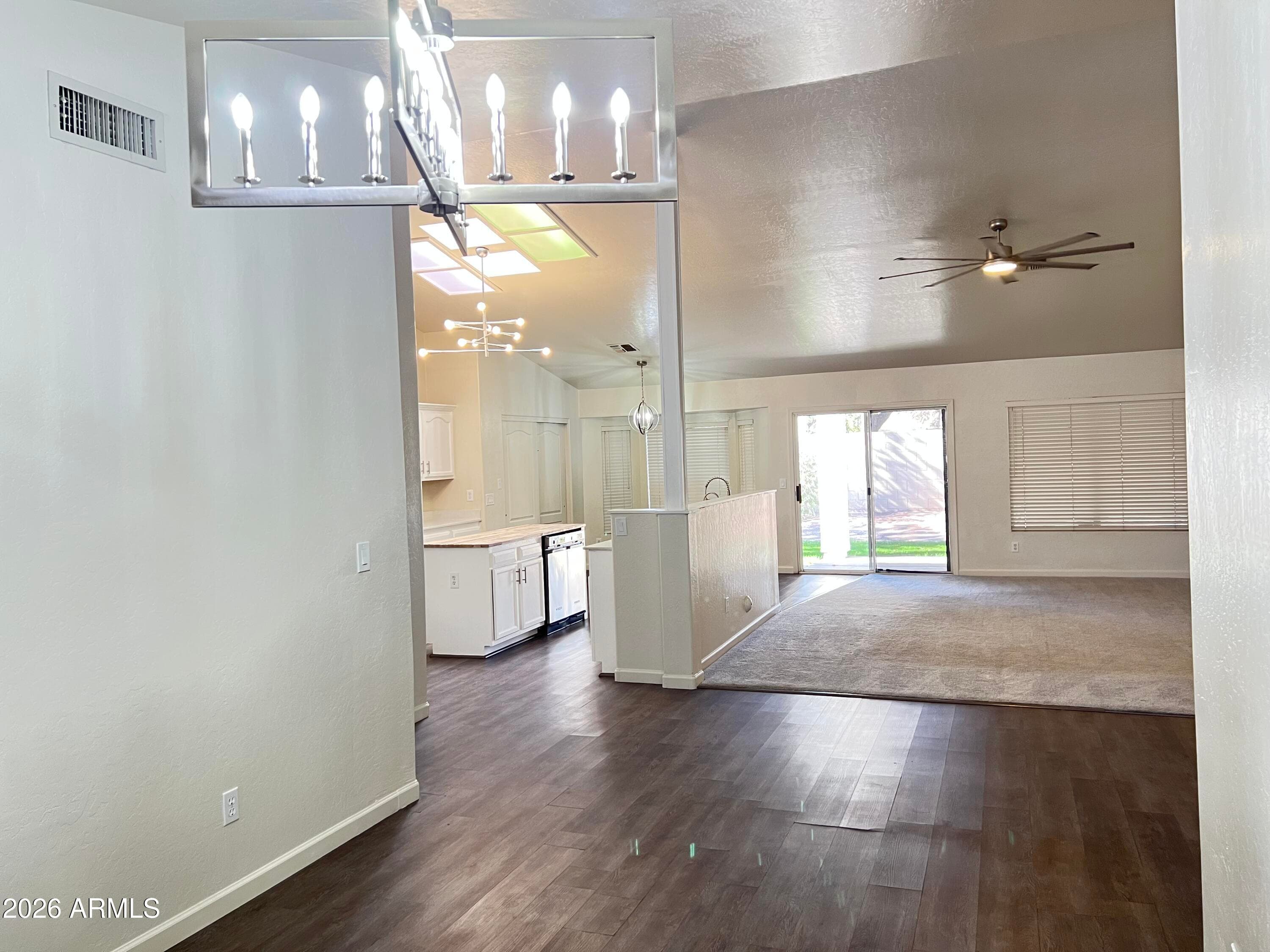 910 S Paradise Dr — photo 2