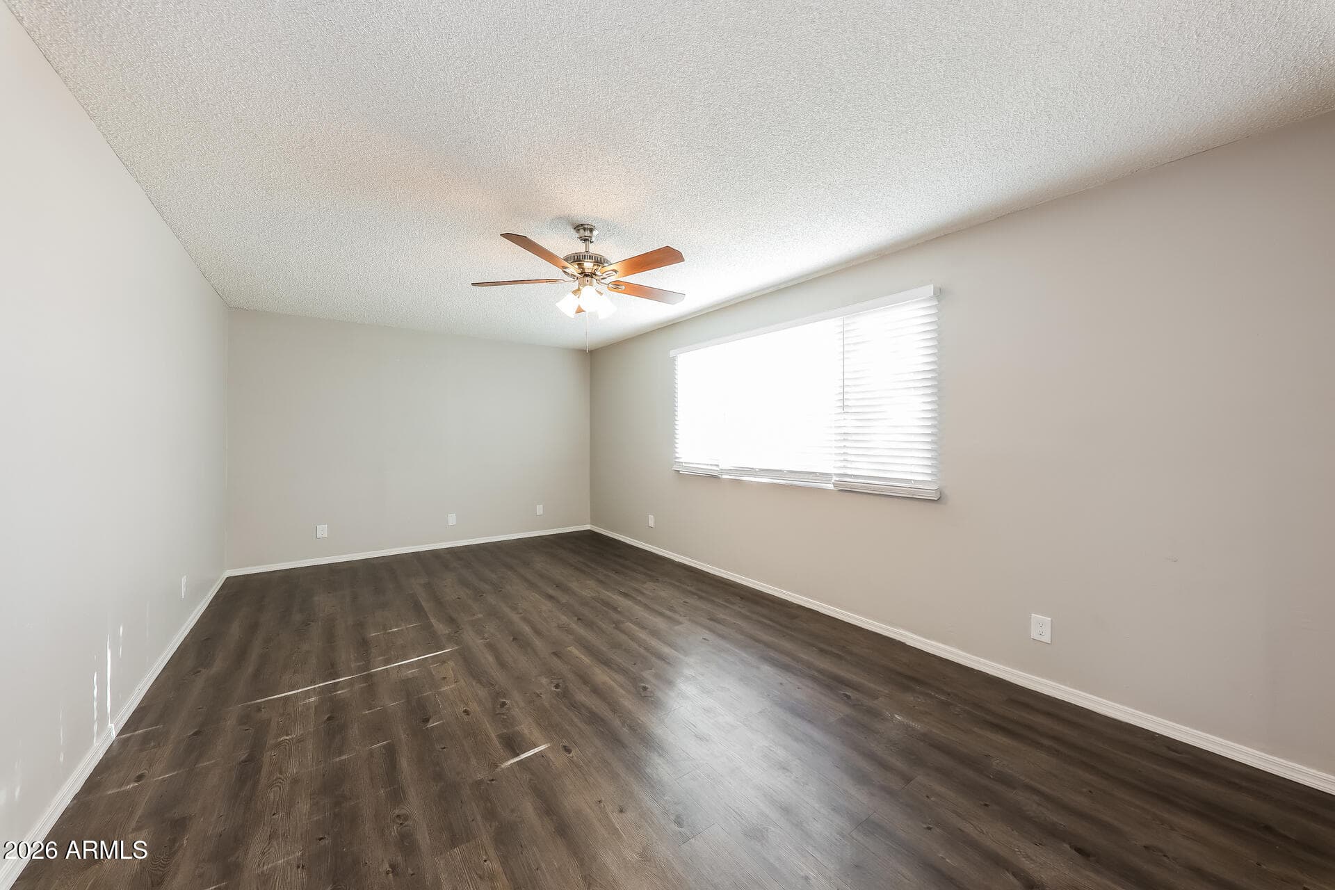 6218 W Wolf St — photo 2