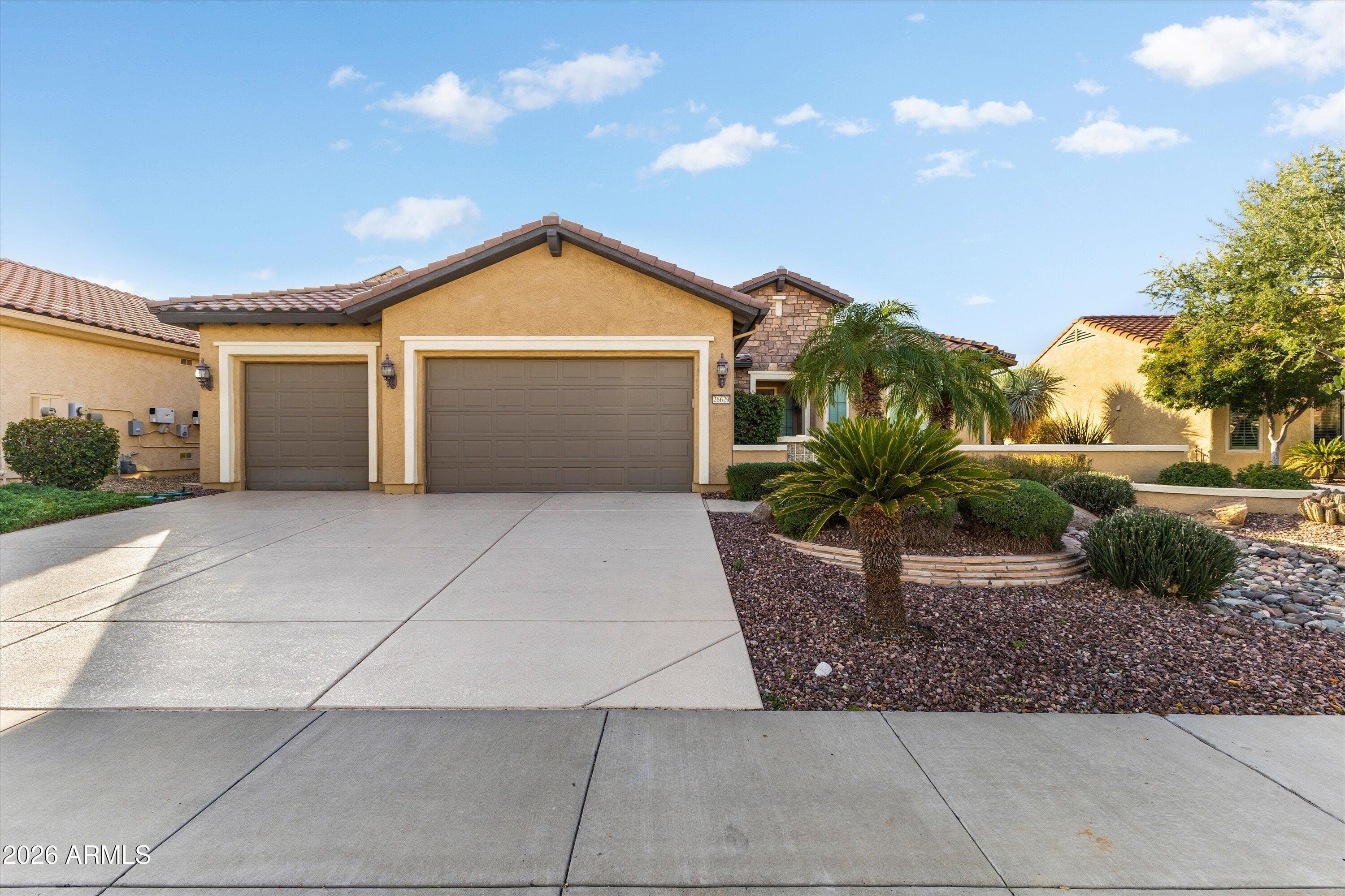 26629 W Tonopah Dr — photo 2