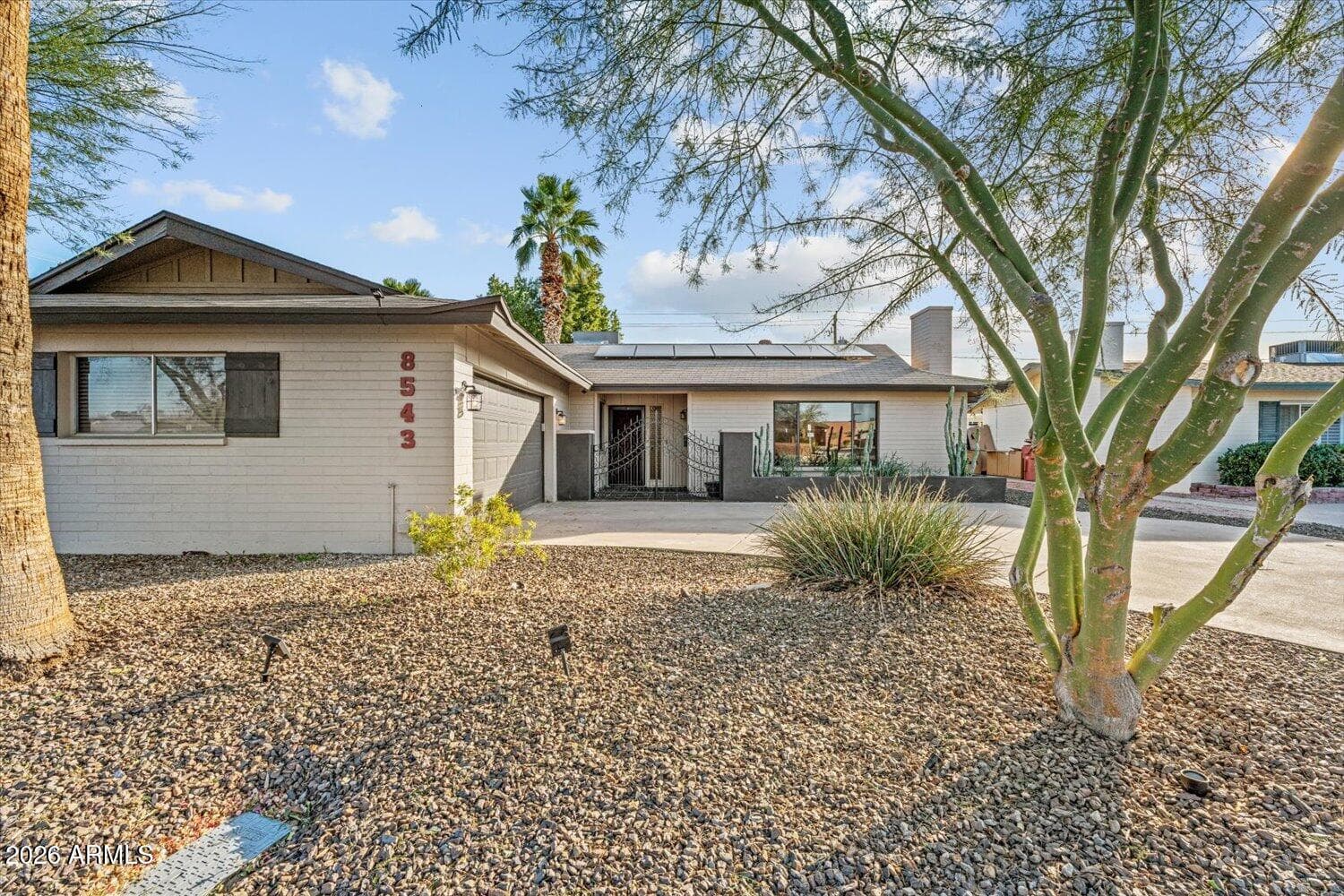 8543 E Jackrabbit Rd — photo 1
