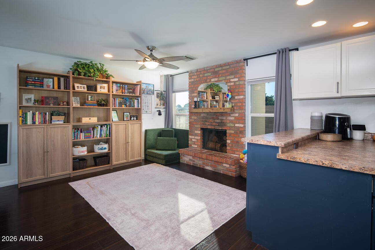 17412 N 56th Ave — photo 2