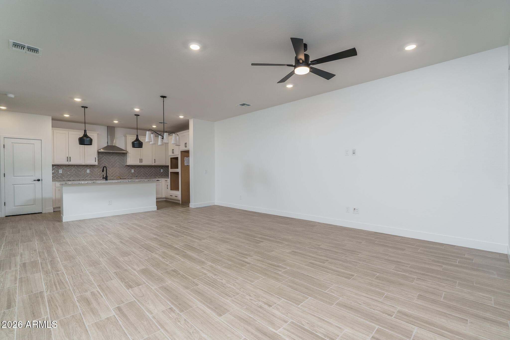 13472 N 157th Ln — photo 2