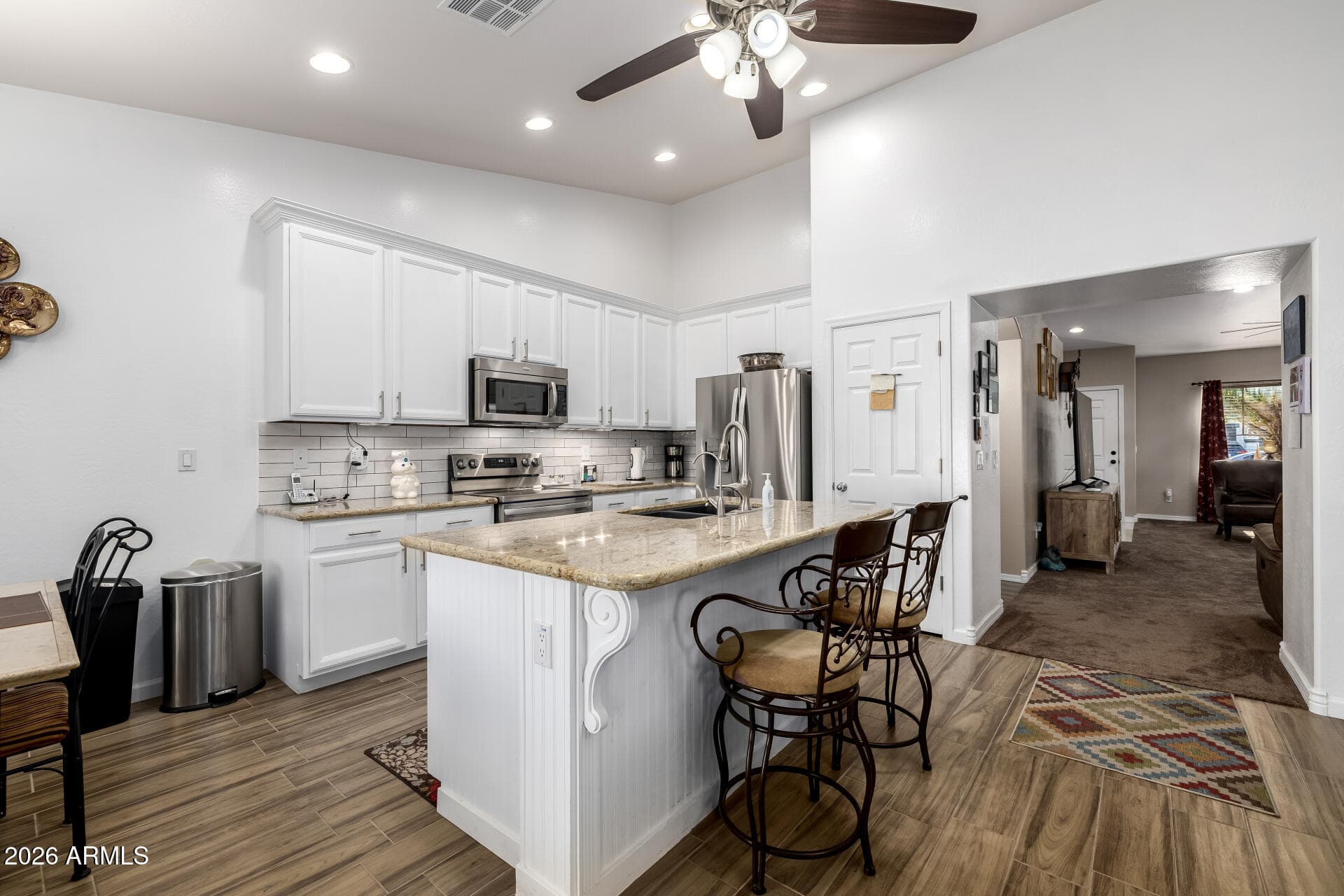 1964 W Sawtooth Way — photo 2