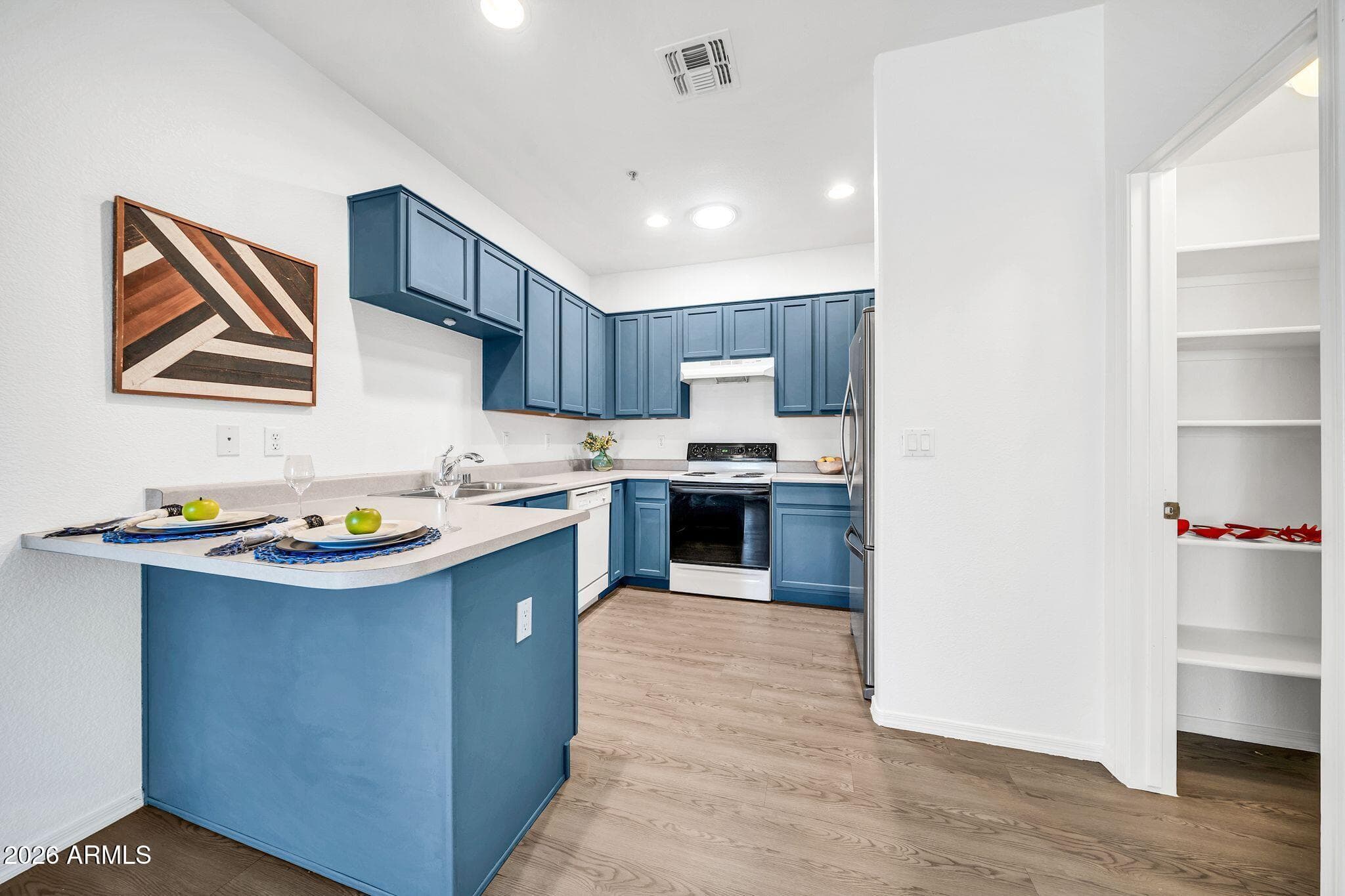 8800 N 107TH AVE - Photo 2